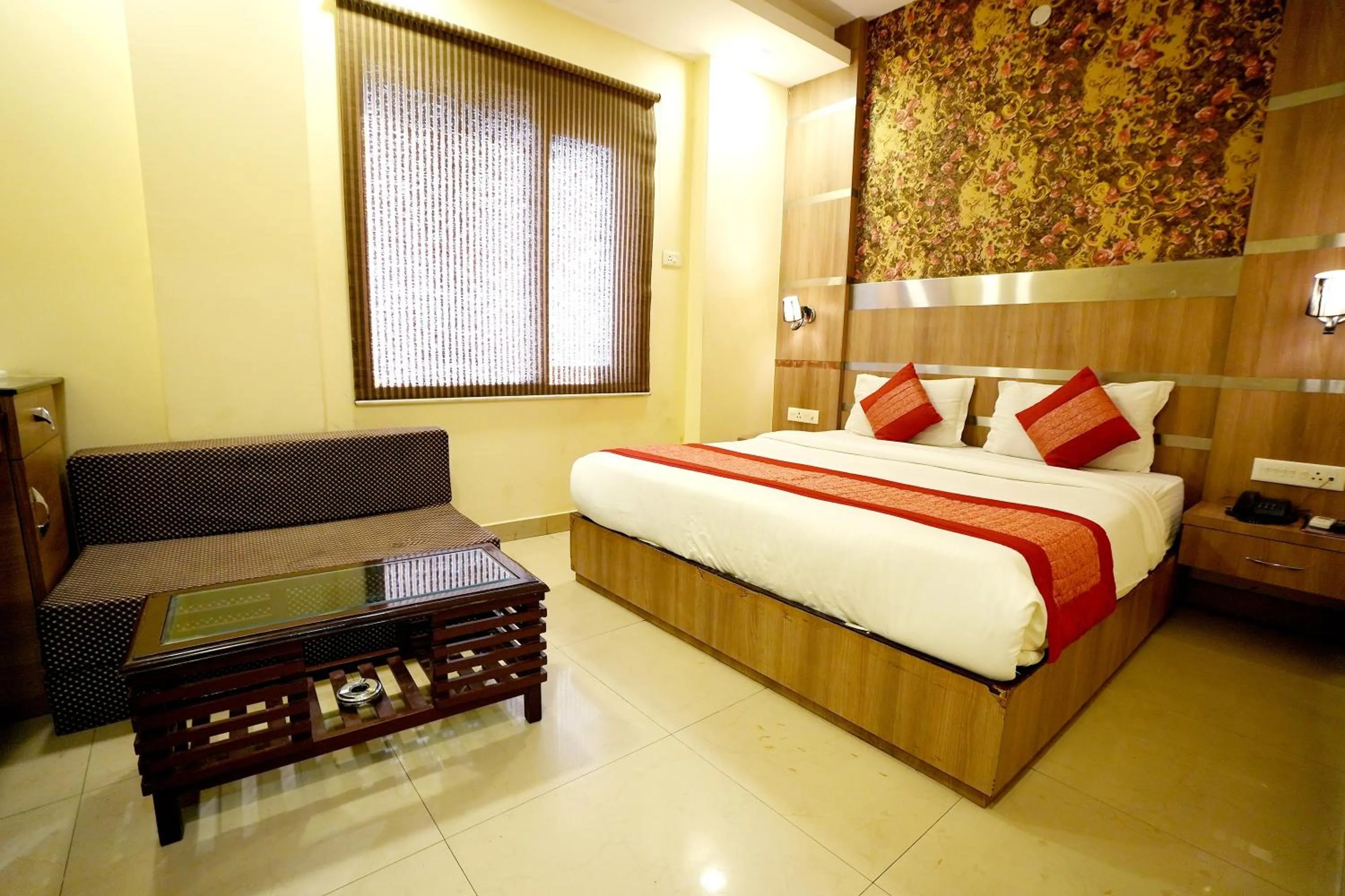 Deluxe Room in Hotel Silver Stone - Karol Bagh New Delhi