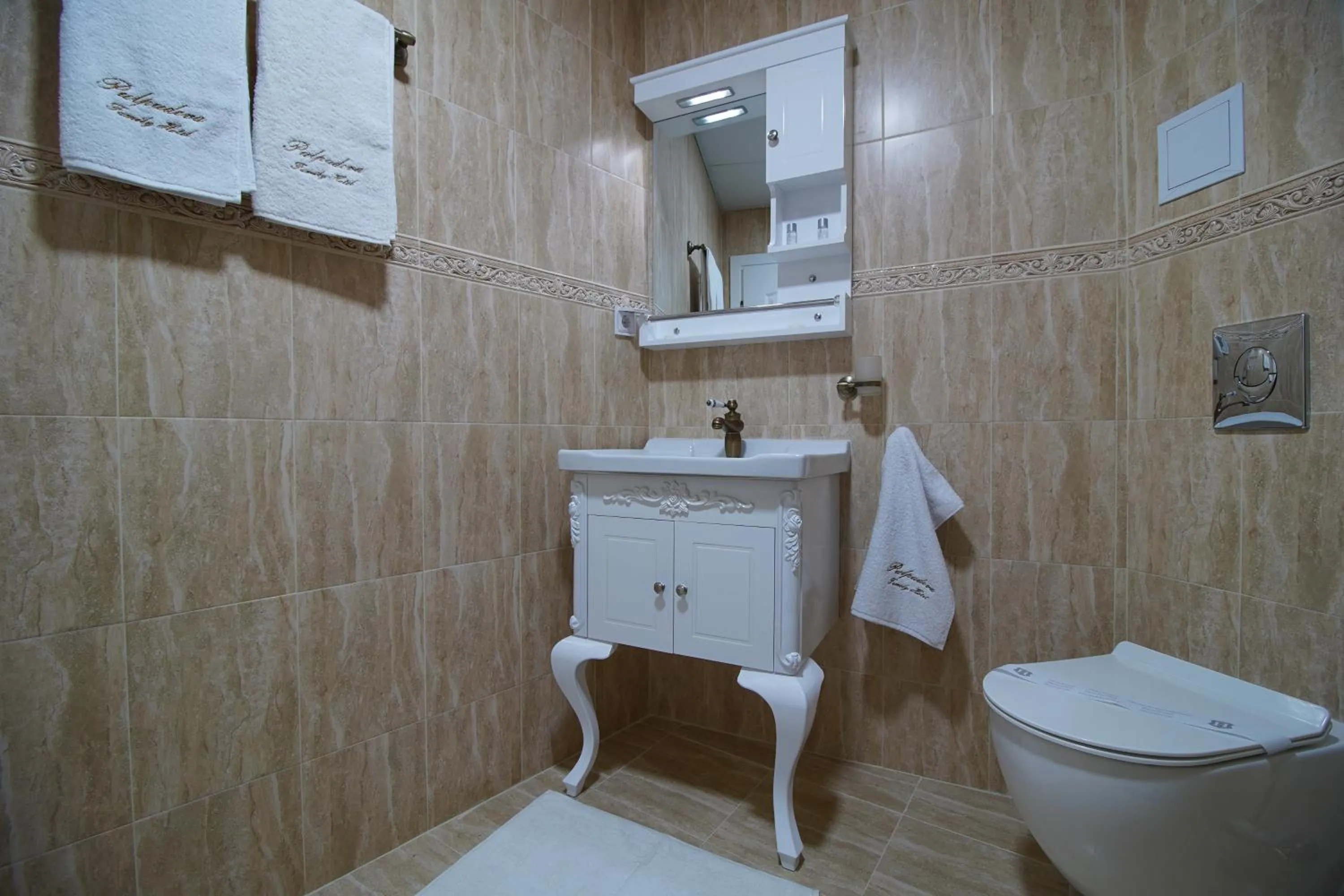 Shower in Pulpudeva Family Hotel