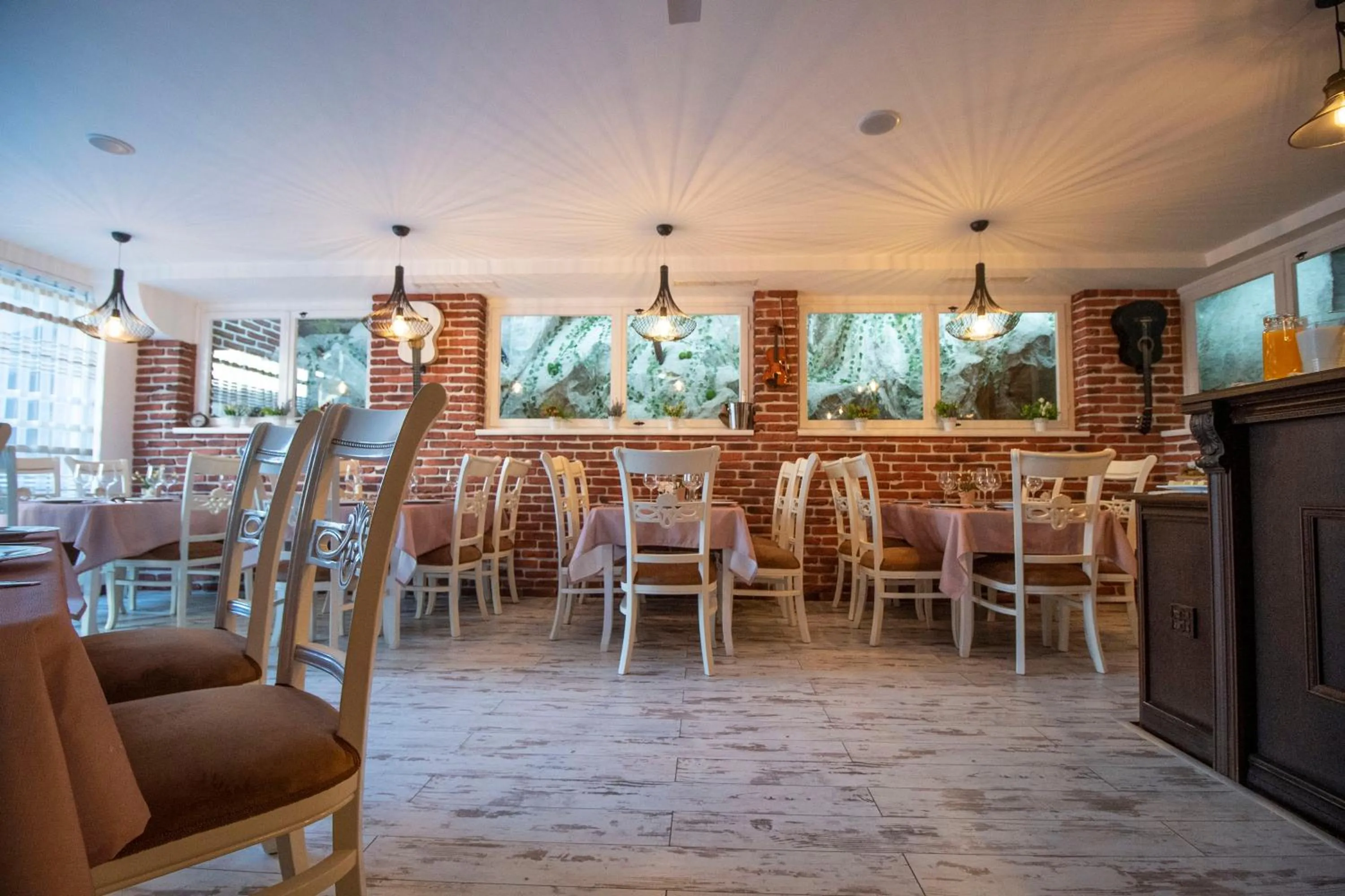 Restaurant/places to eat in Pulpudeva Family Hotel