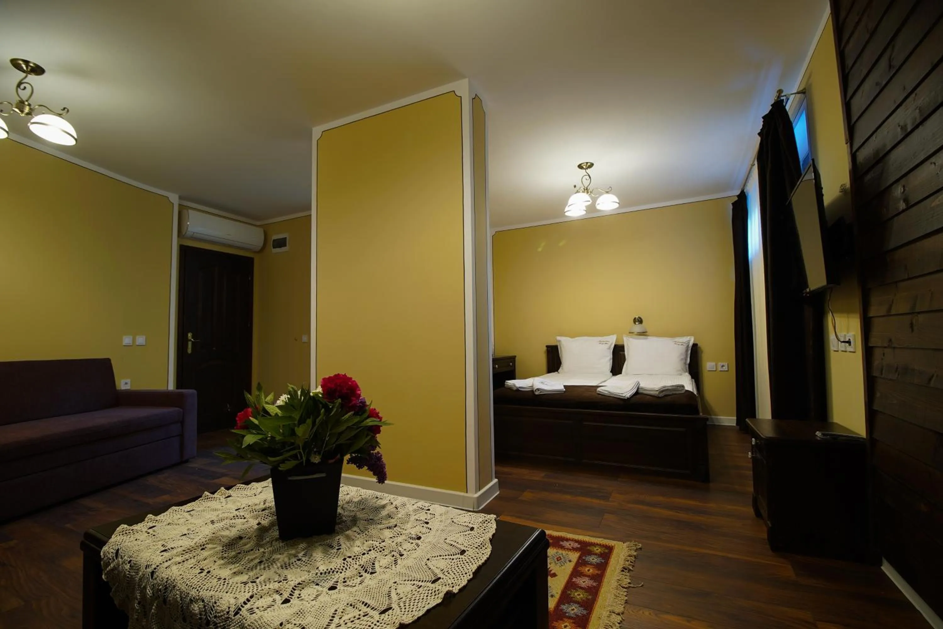 Bed in Pulpudeva Family Hotel