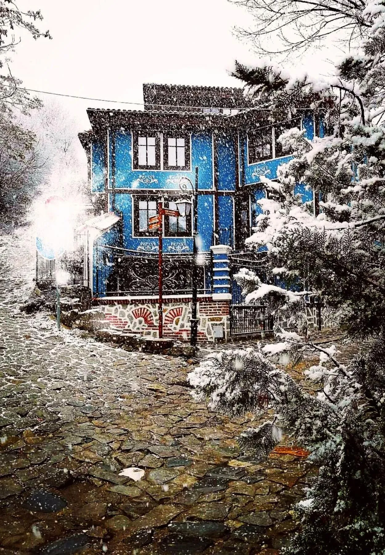 Property building in Pulpudeva Family Hotel