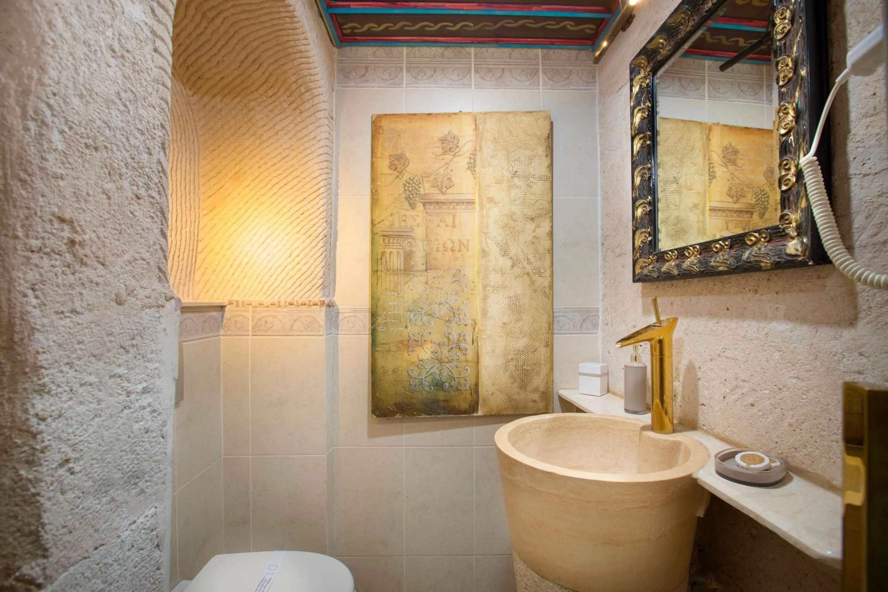 Shower in Cappadocia Fairy Chimneys Selfie Cave Hotels - Special Class