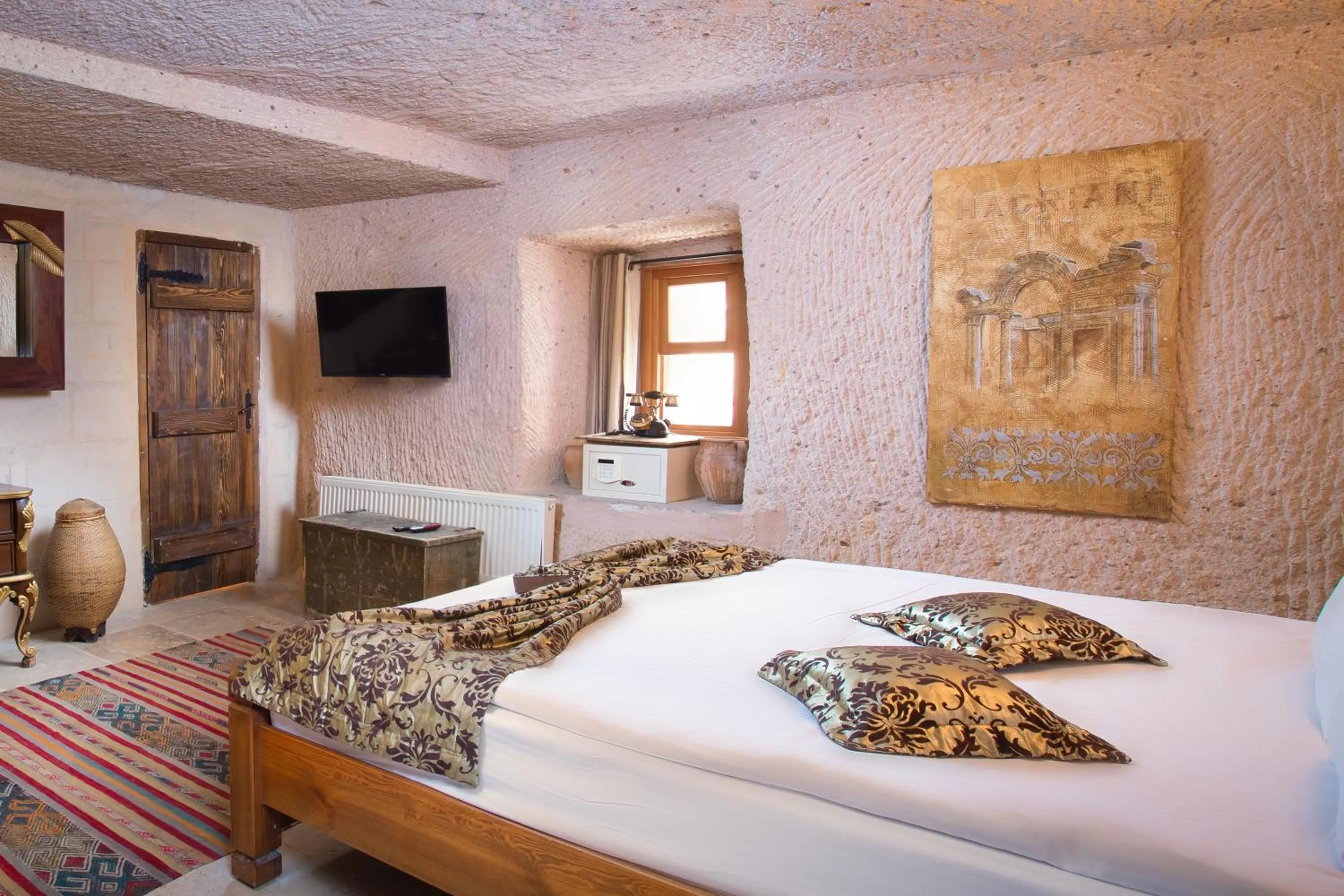 Bed in Cappadocia Fairy Chimneys Selfie Cave Hotels - Special Class