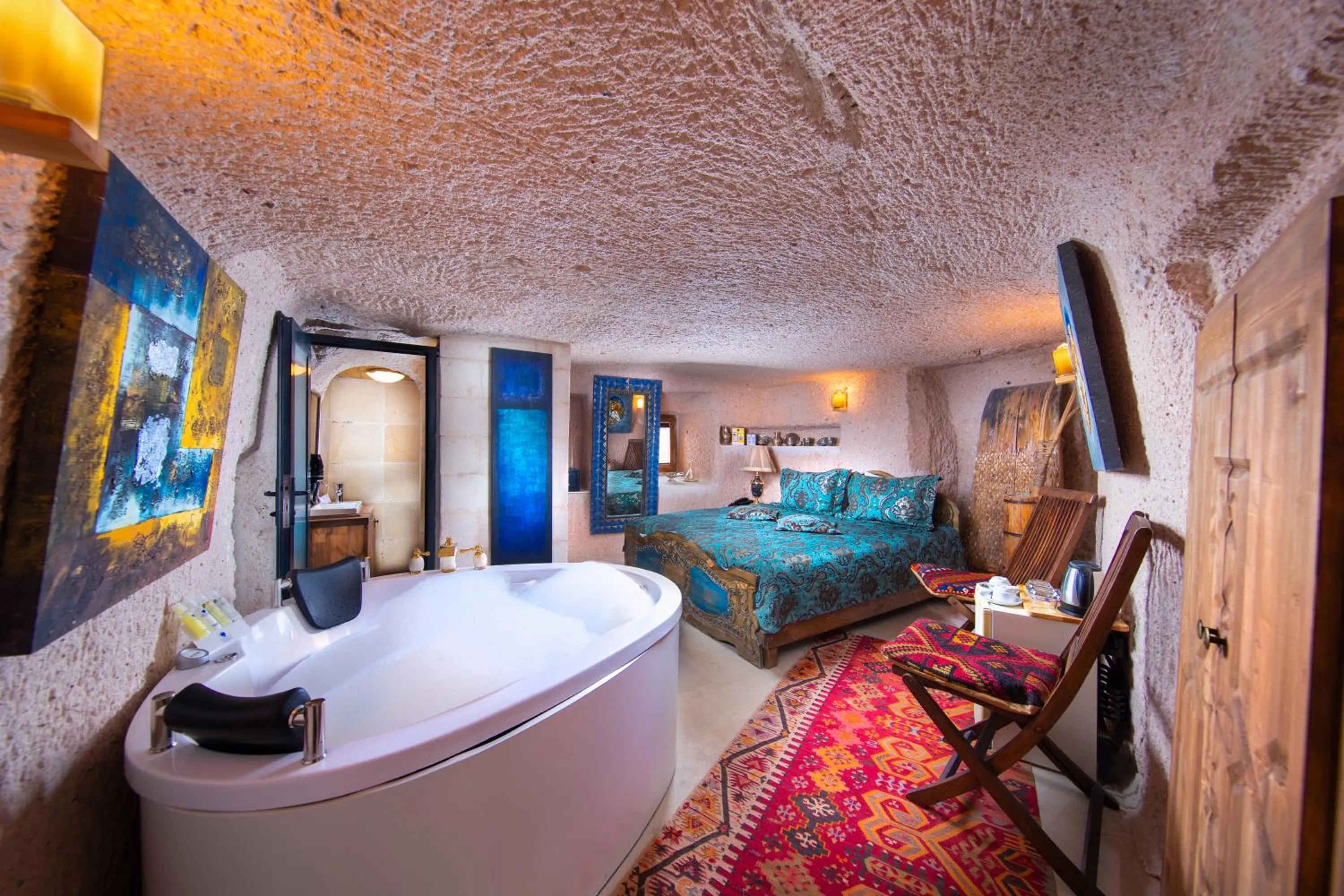 Bed in Cappadocia Fairy Chimneys Selfie Cave Hotels - Special Class