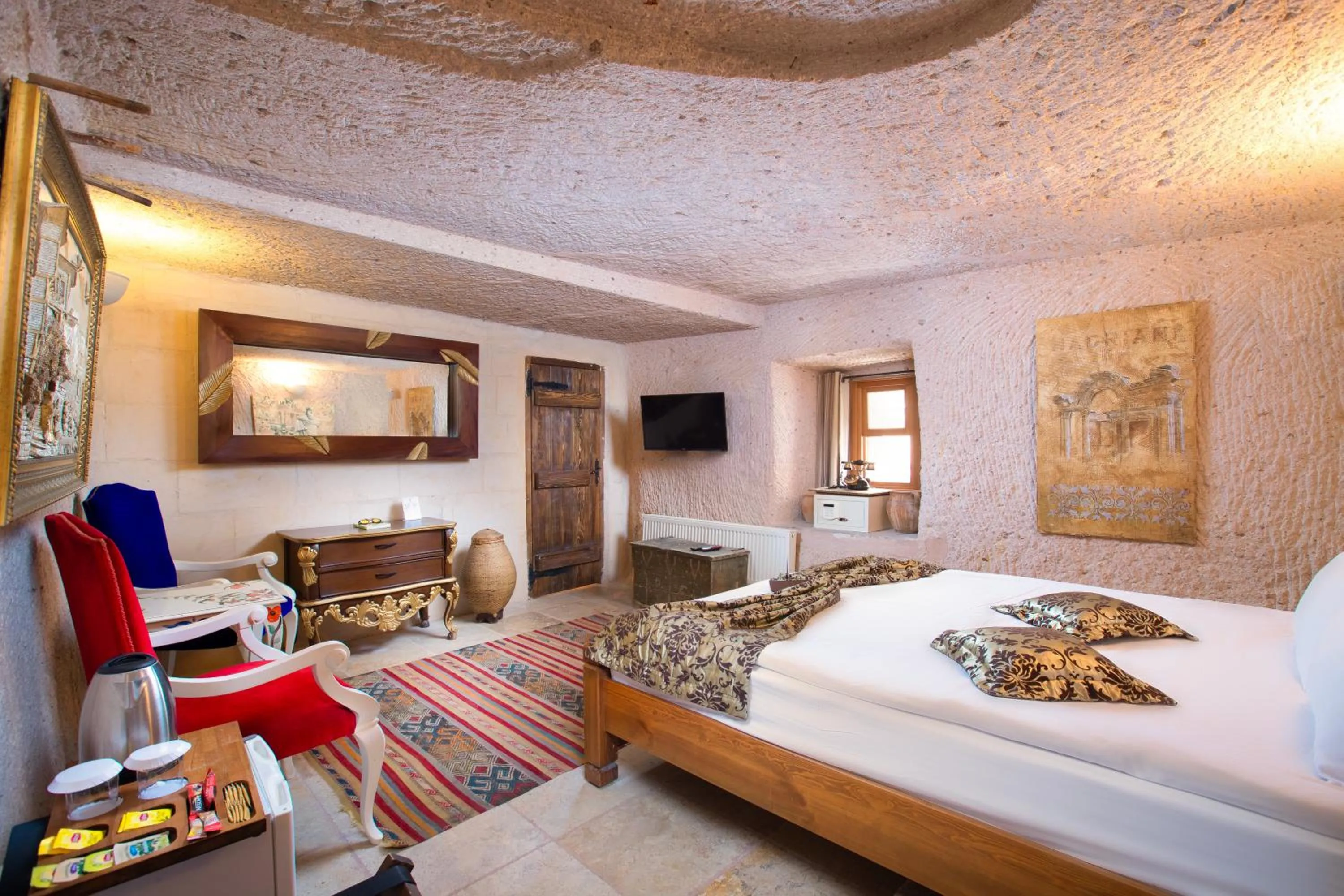Bed in Cappadocia Fairy Chimneys Selfie Cave Hotels - Special Class