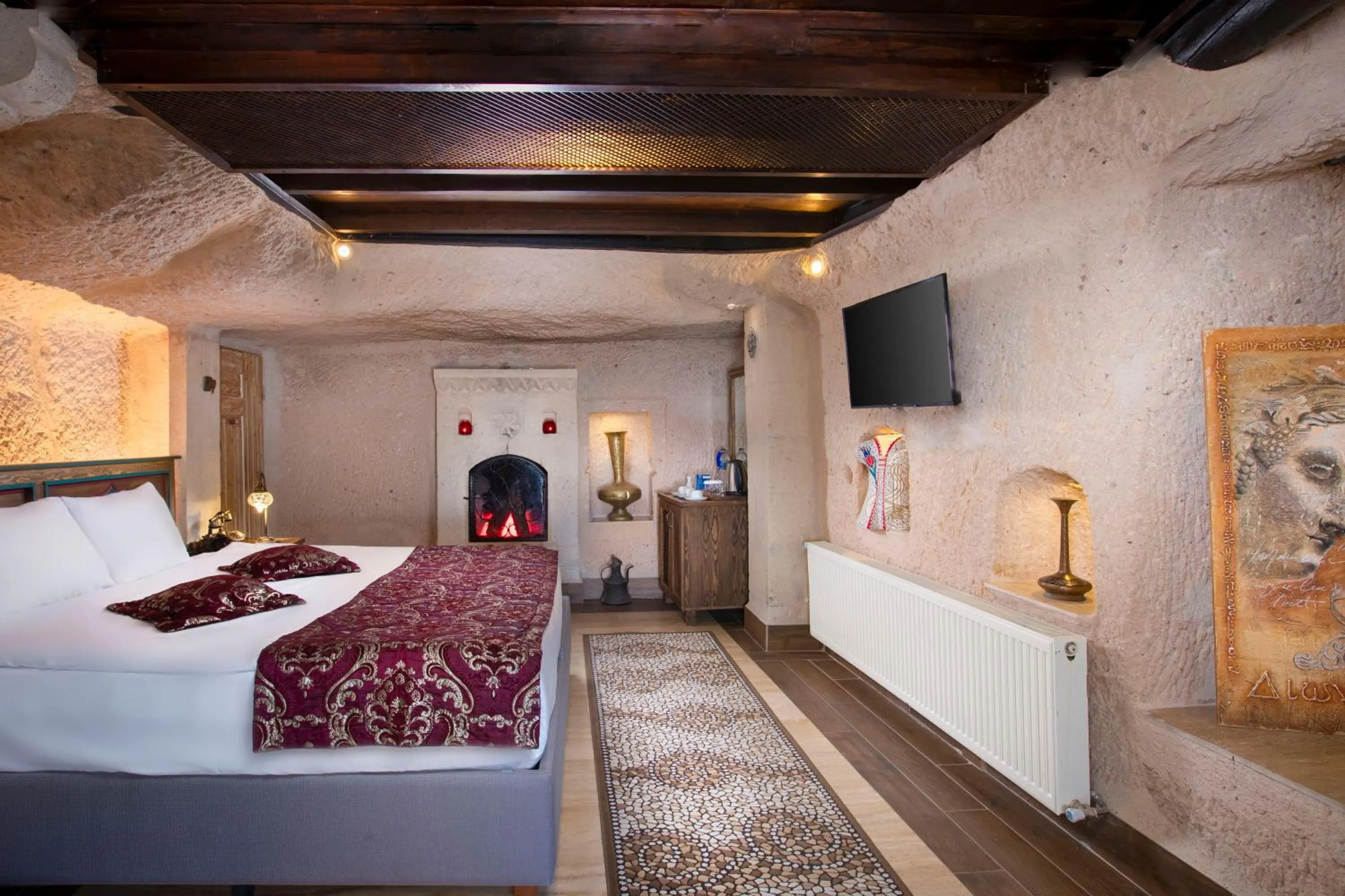 Bed in Cappadocia Fairy Chimneys Selfie Cave Hotels - Special Class