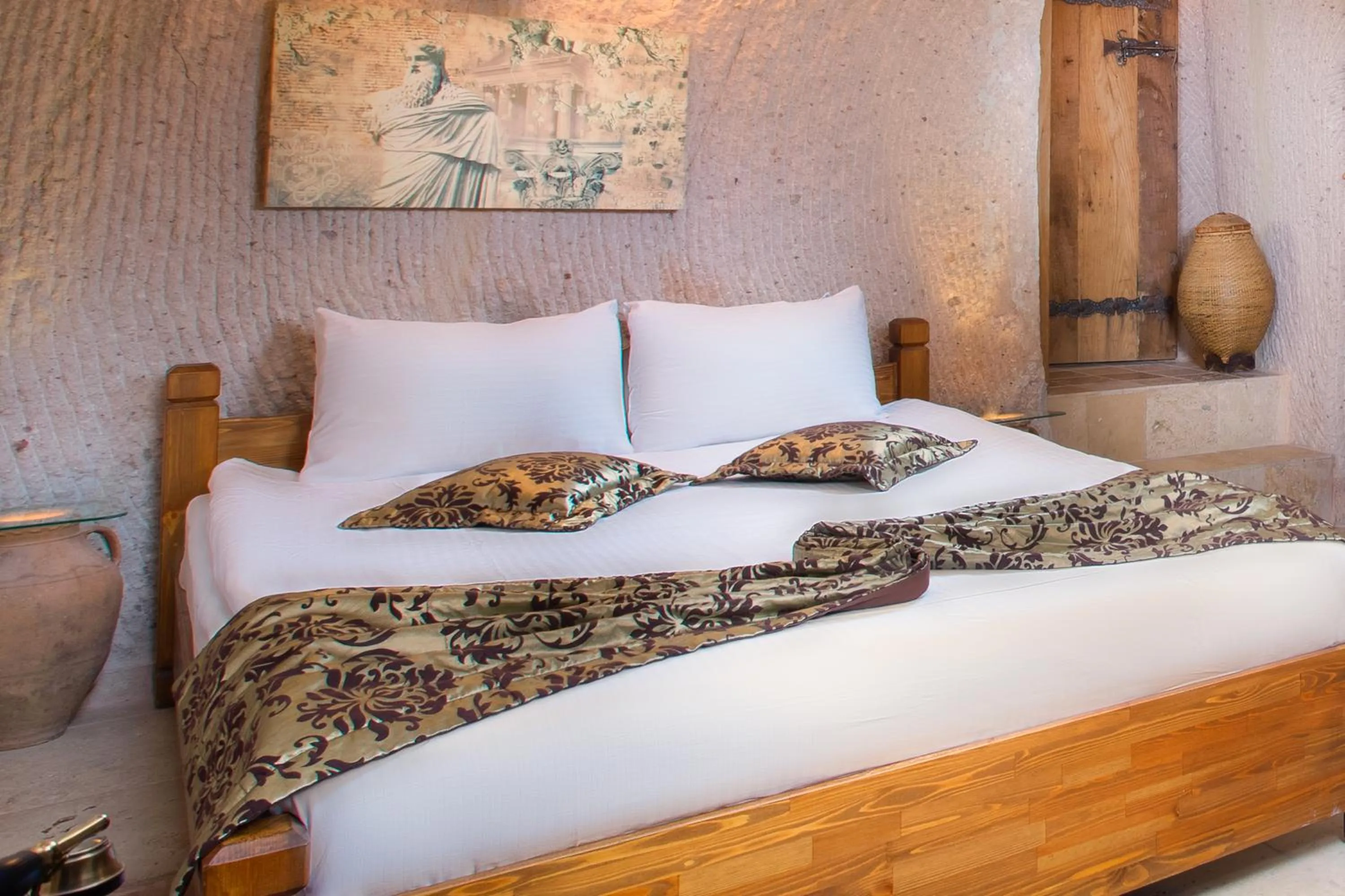Bed in Cappadocia Fairy Chimneys Selfie Cave Hotels - Special Class