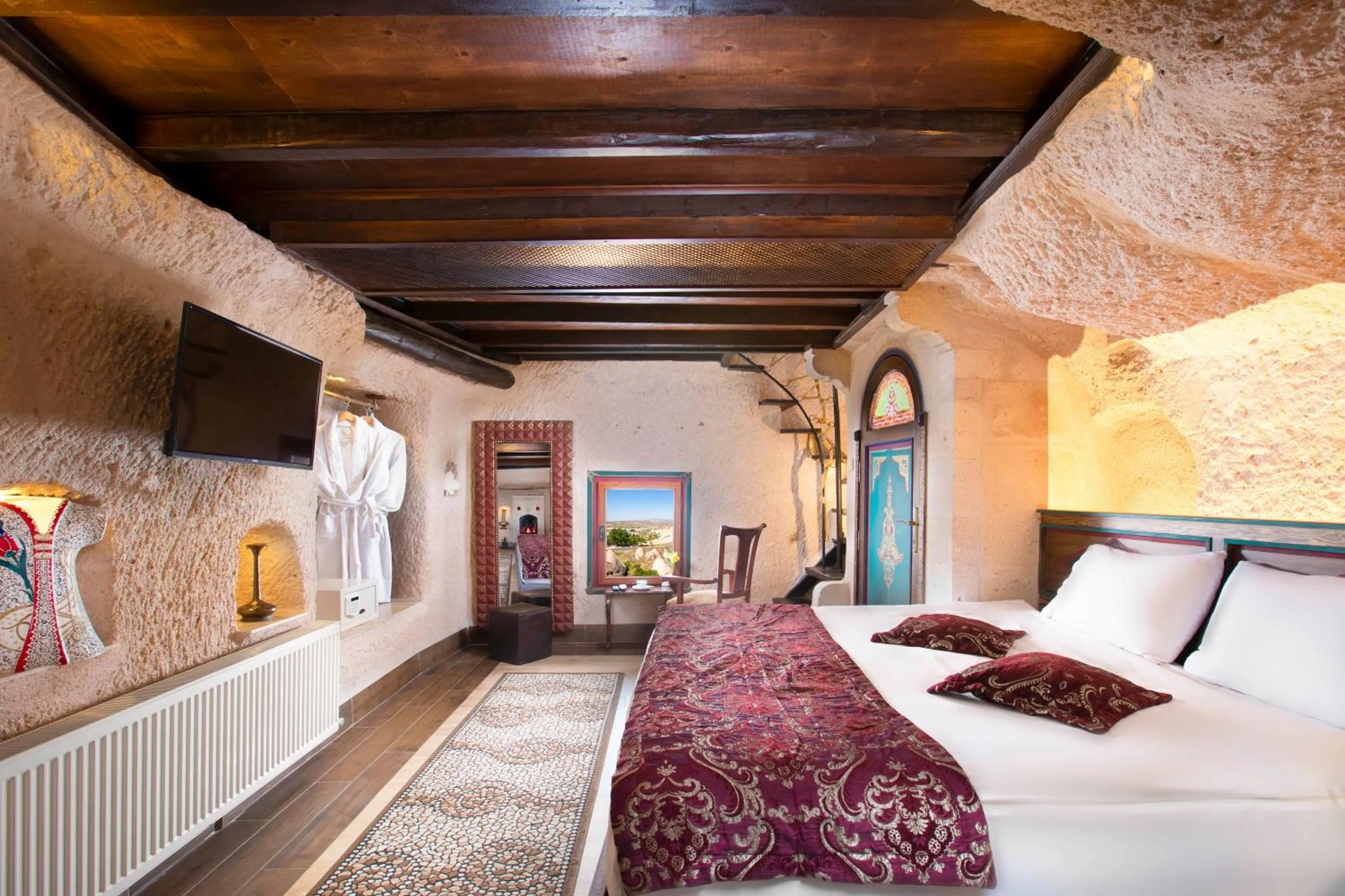 Bed in Cappadocia Fairy Chimneys Selfie Cave Hotels - Special Class