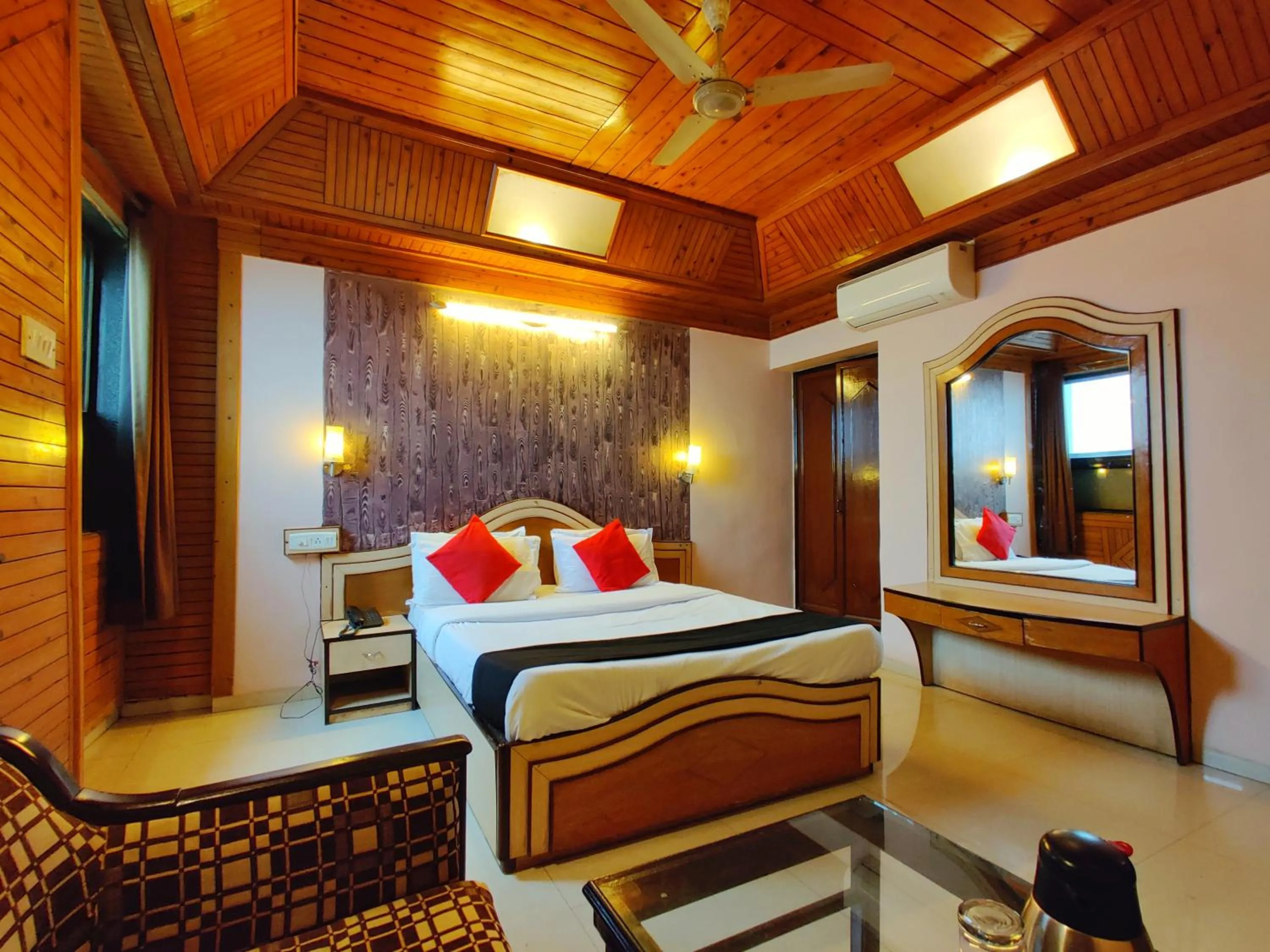 Bedroom, Bed in Hotel Pratap Heritage