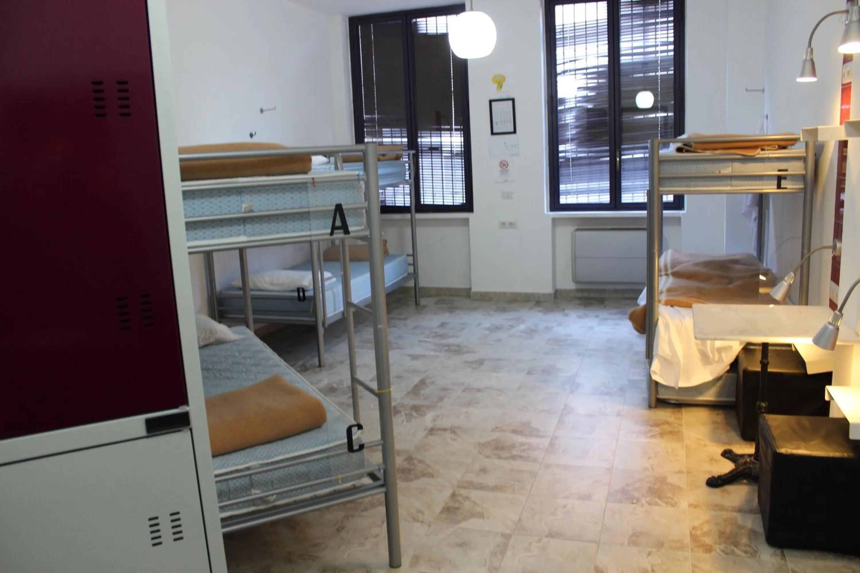 Photo of the whole room, Bed in Hostel Colours