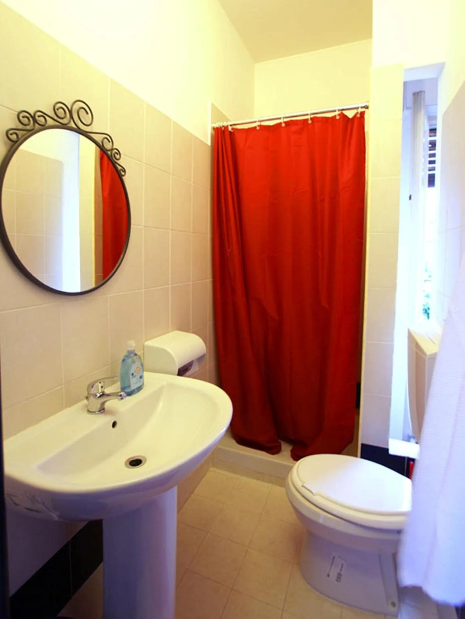 Bathroom in Hostel Colours