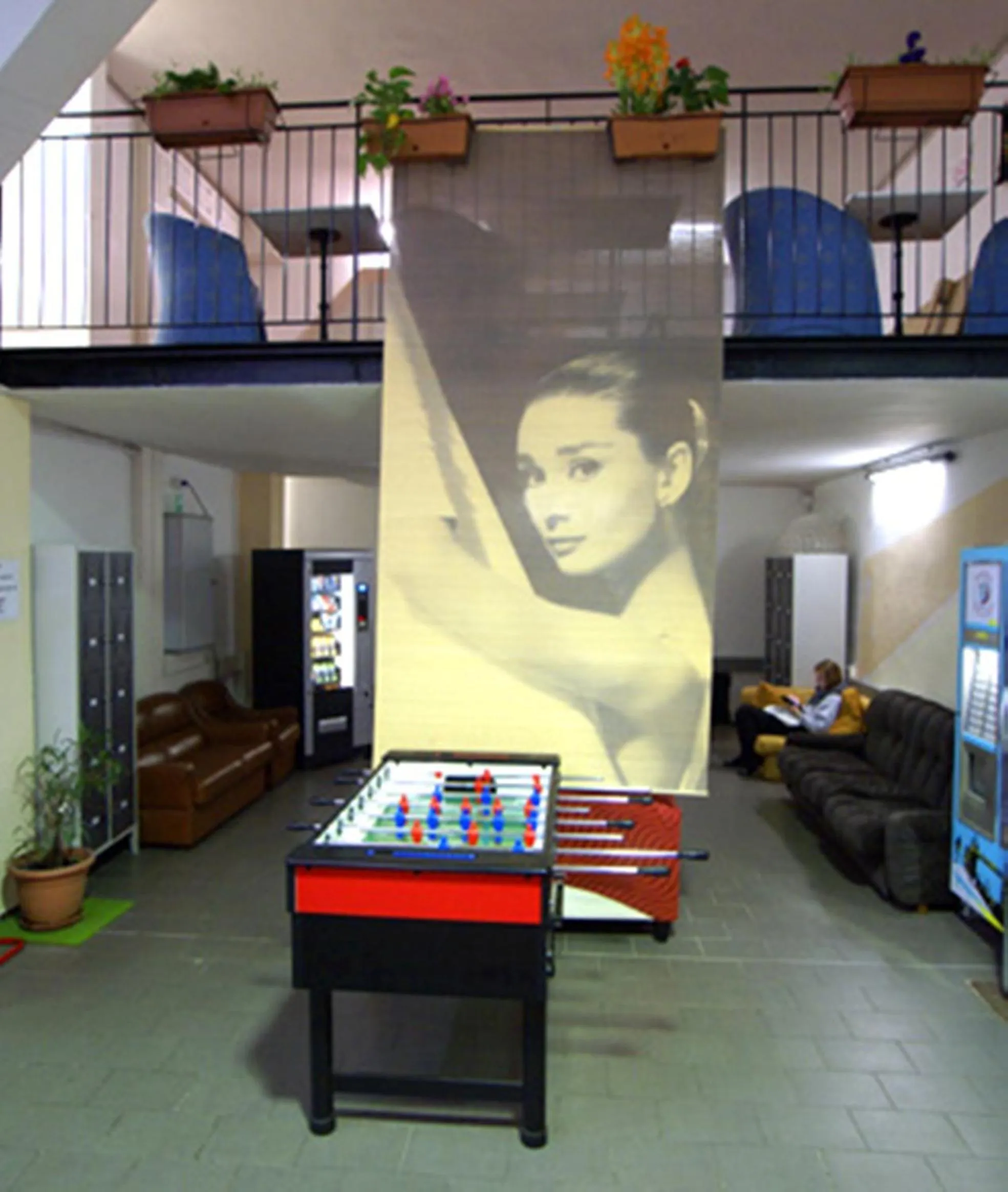 Communal lounge/ TV room in Hostel Colours