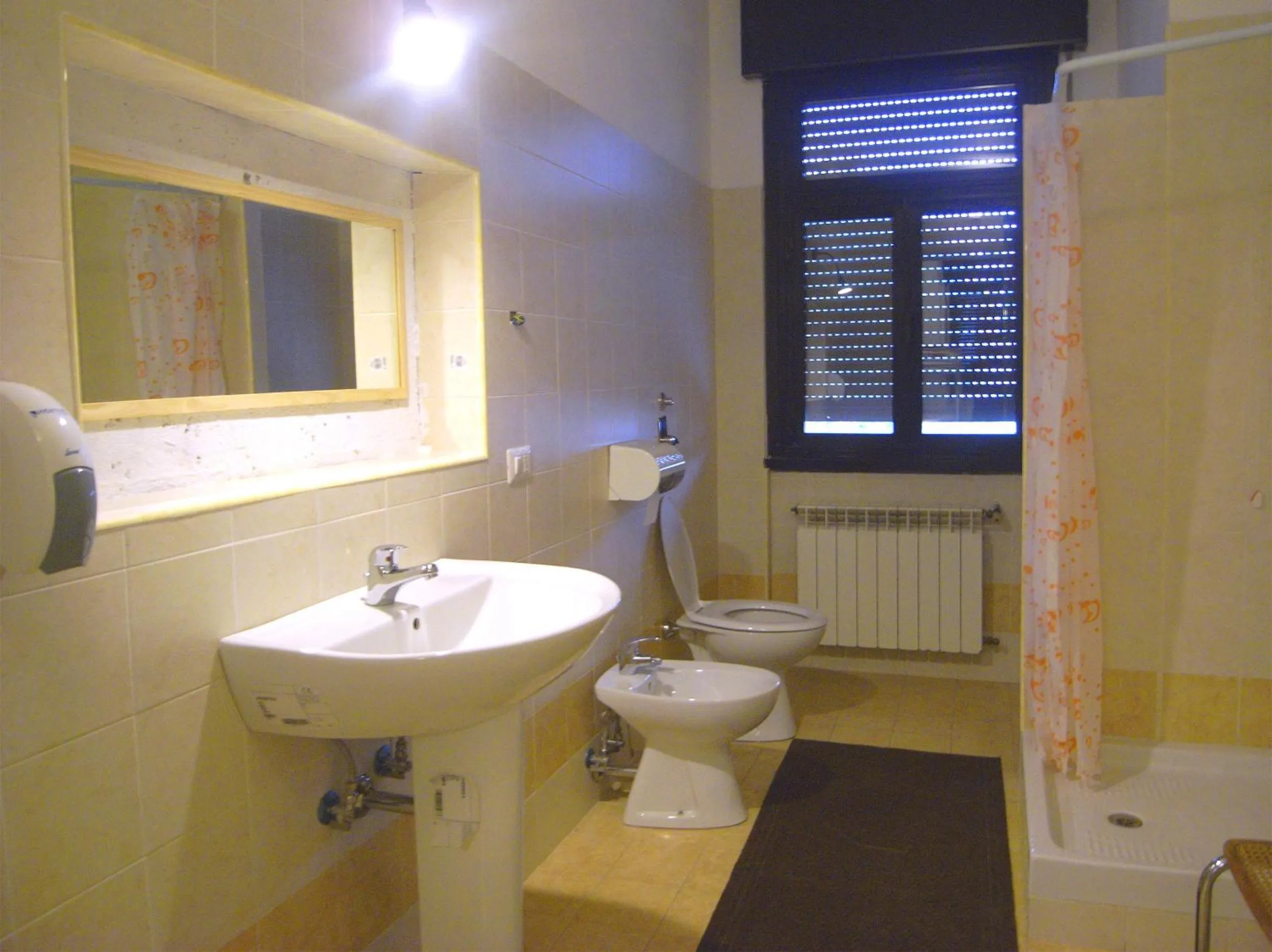 Bathroom in Hostel Colours