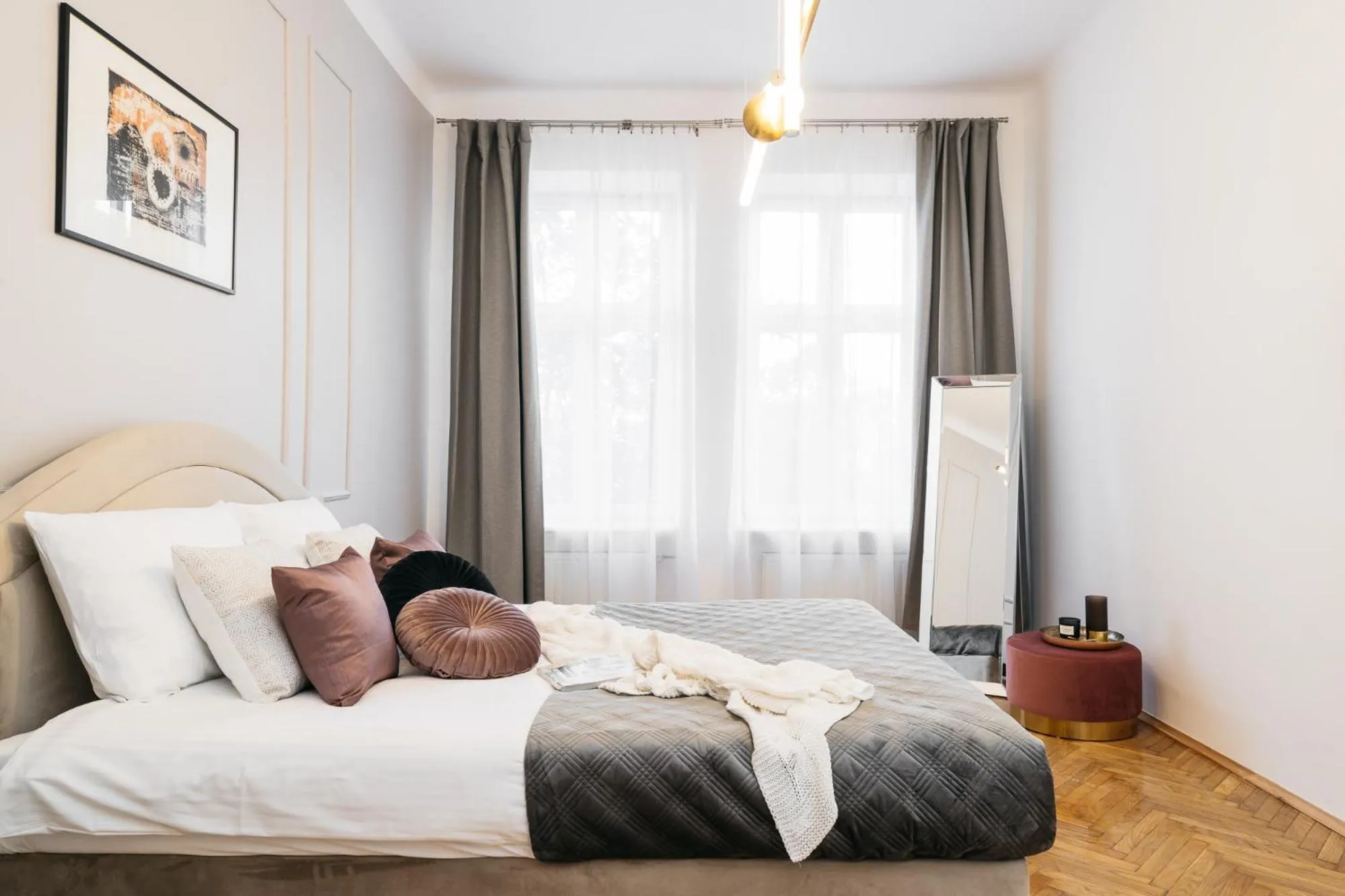 Photo of the whole room, Bed in Luna Apartment - LoftAffair