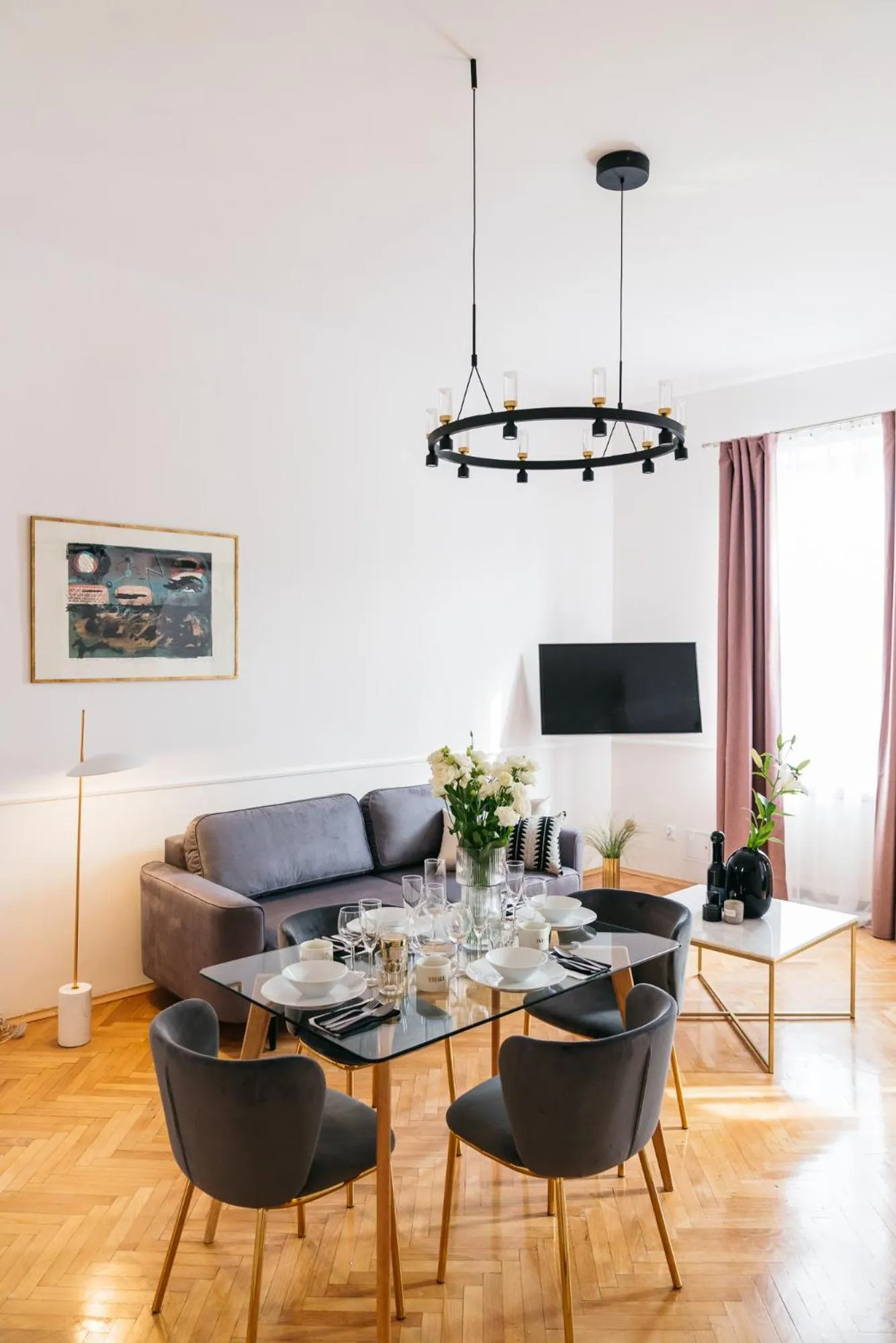 Photo of the whole room in Luna Apartment - LoftAffair