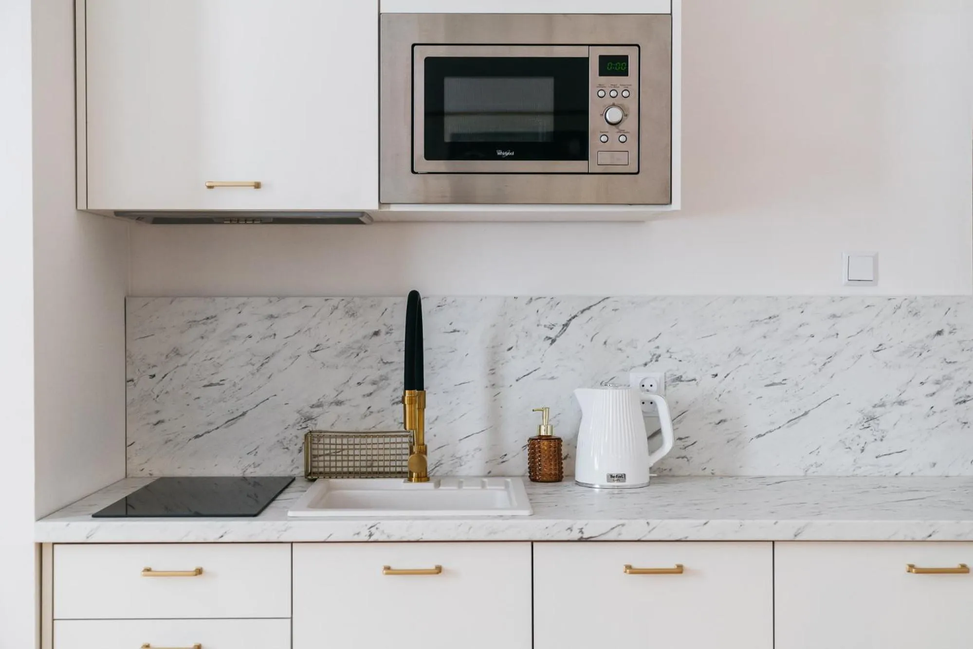 Coffee/tea facilities in Luna Apartment - LoftAffair