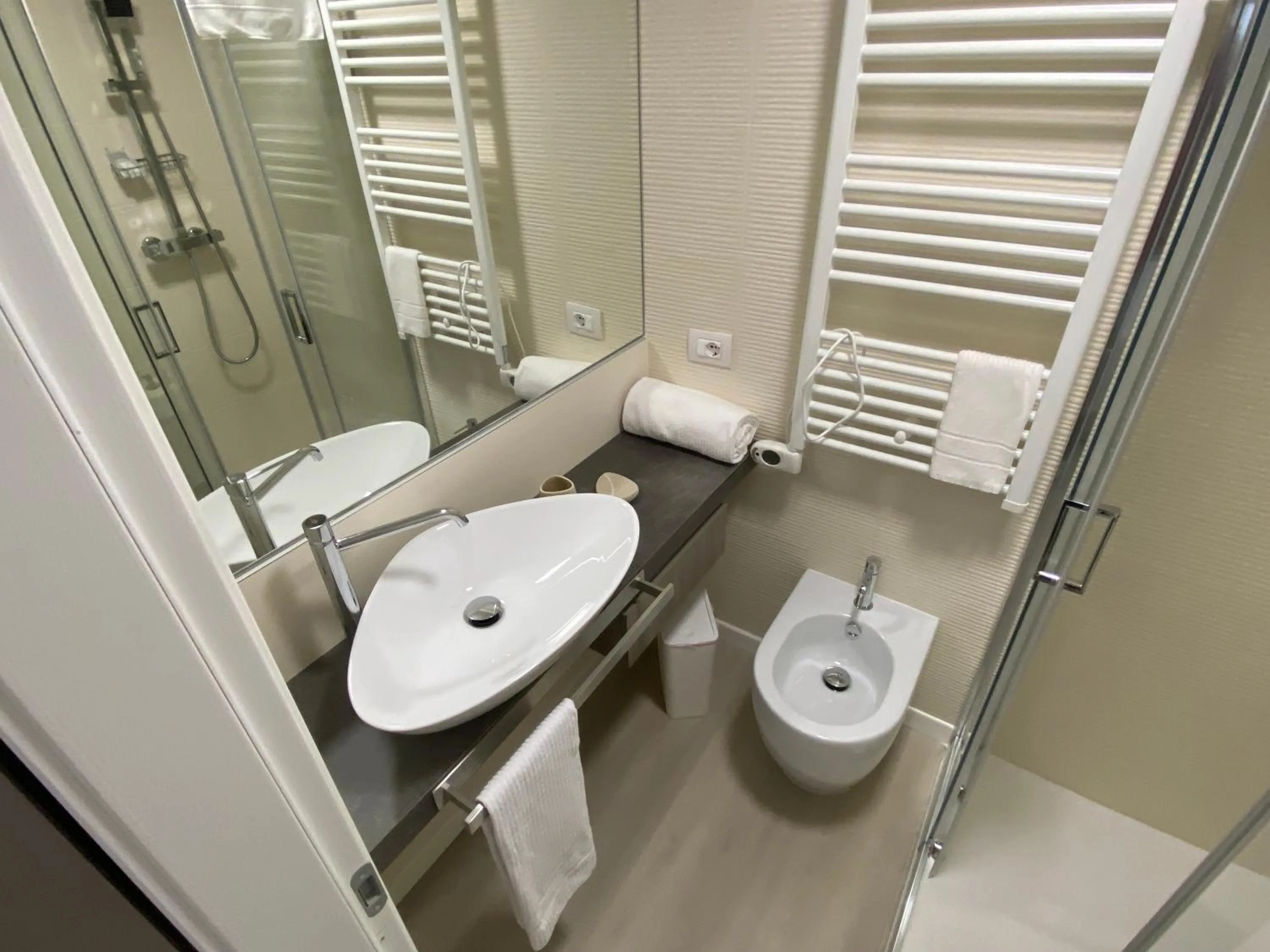 Bathroom in Affittacamere Ventisettembre