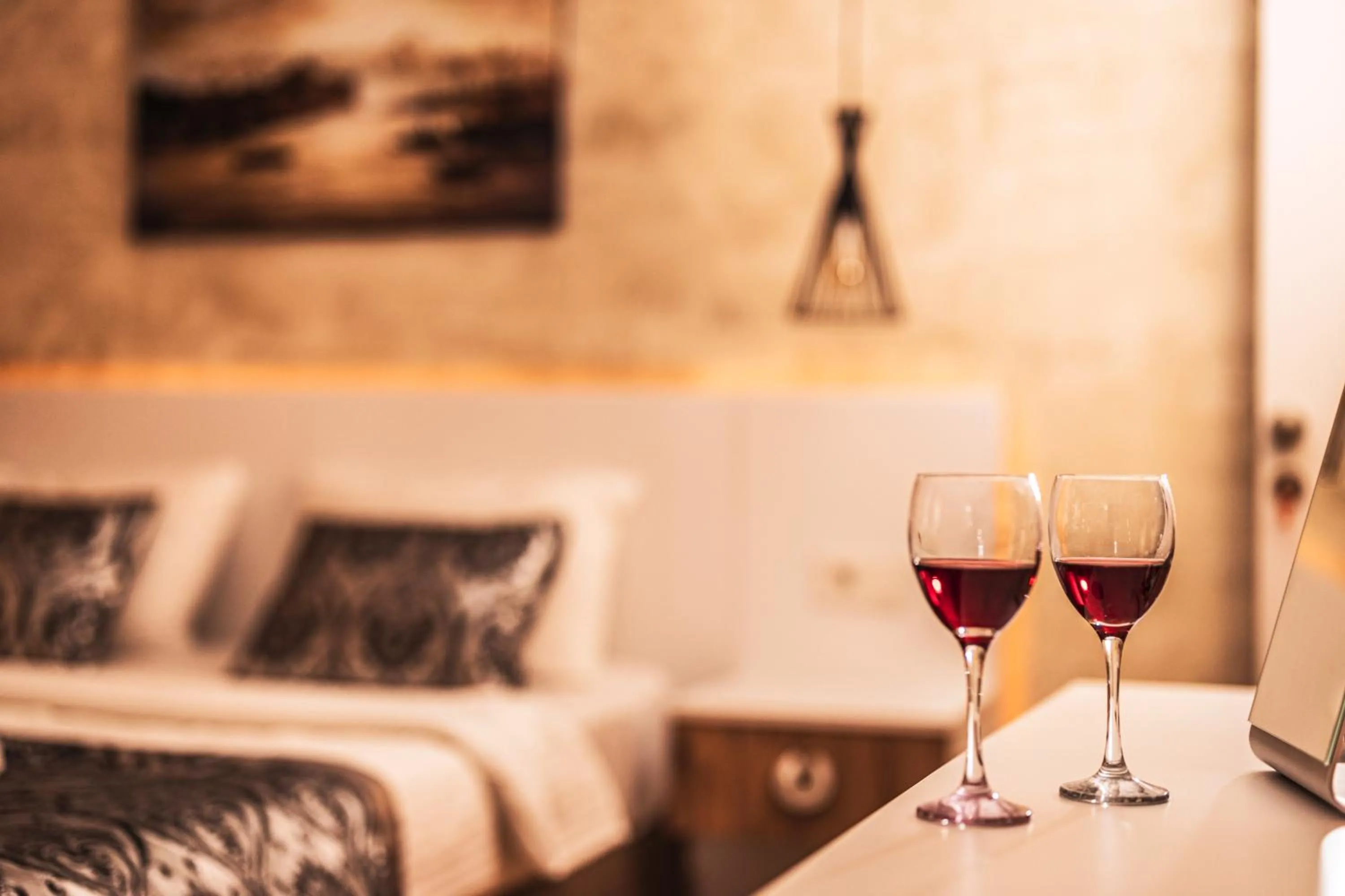 Drinks, Bed in Galata Door Hotel