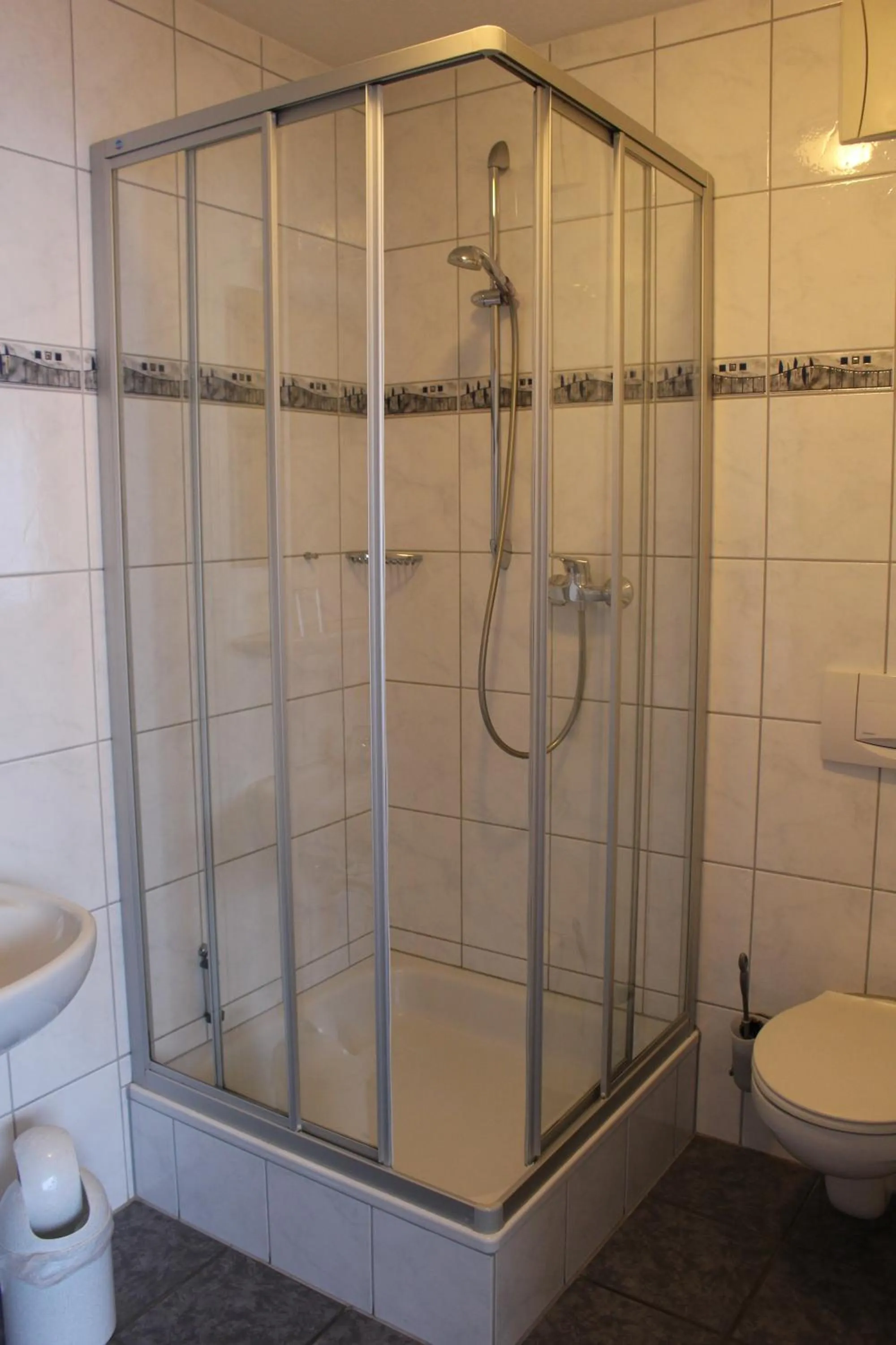 Shower in Hotel Küferschänke