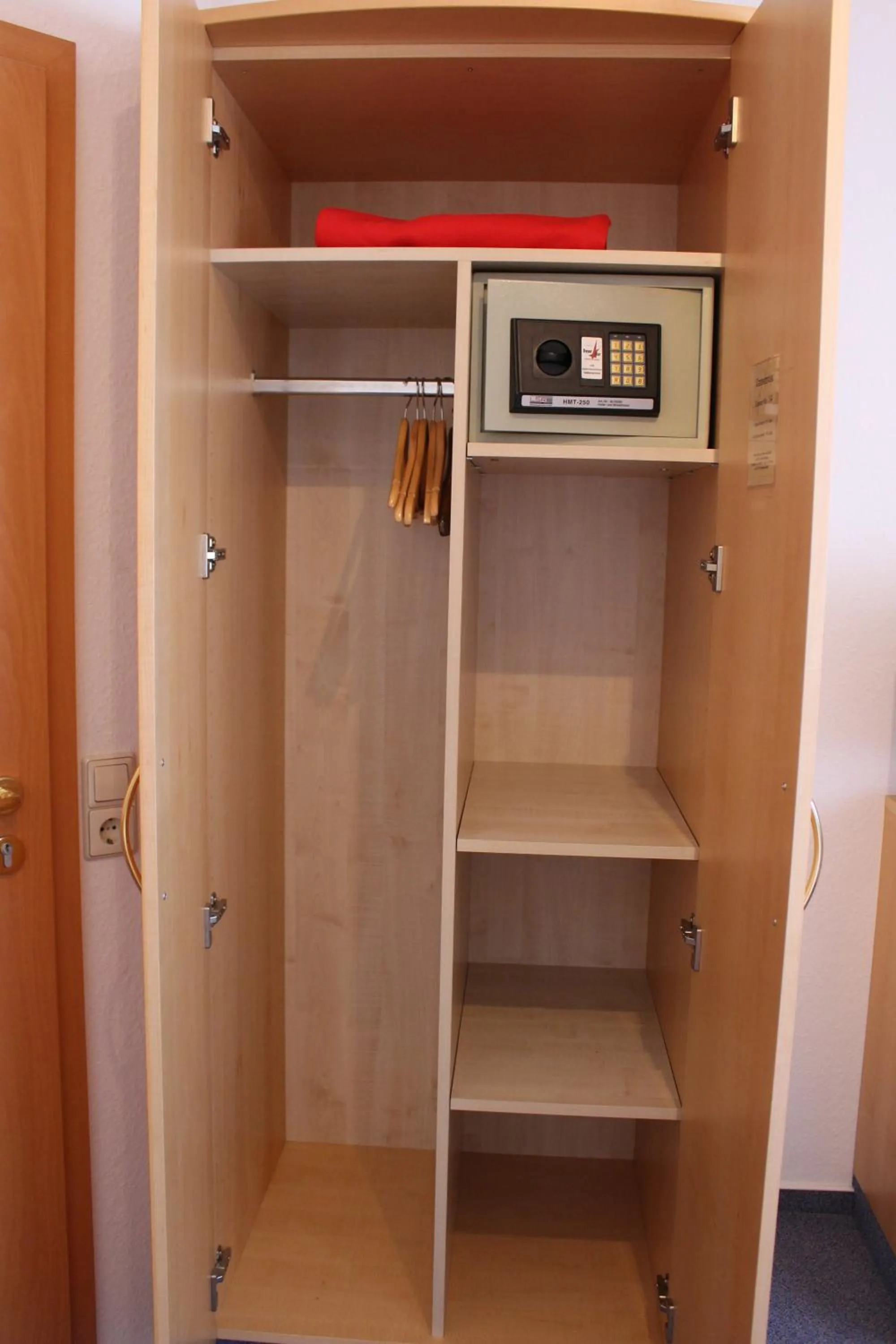 wardrobe in Hotel Küferschänke