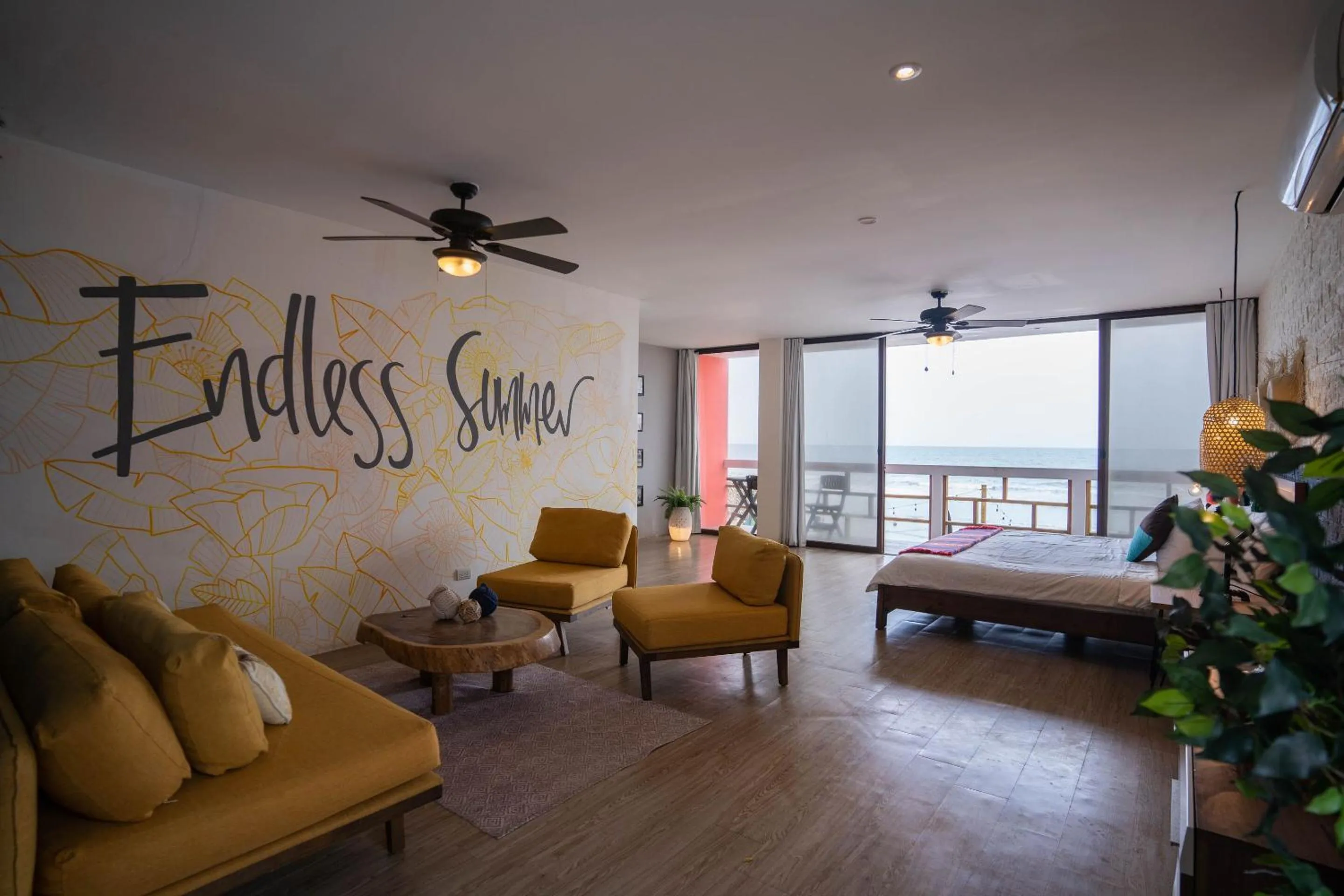 Bed in Slumber Party Montañita