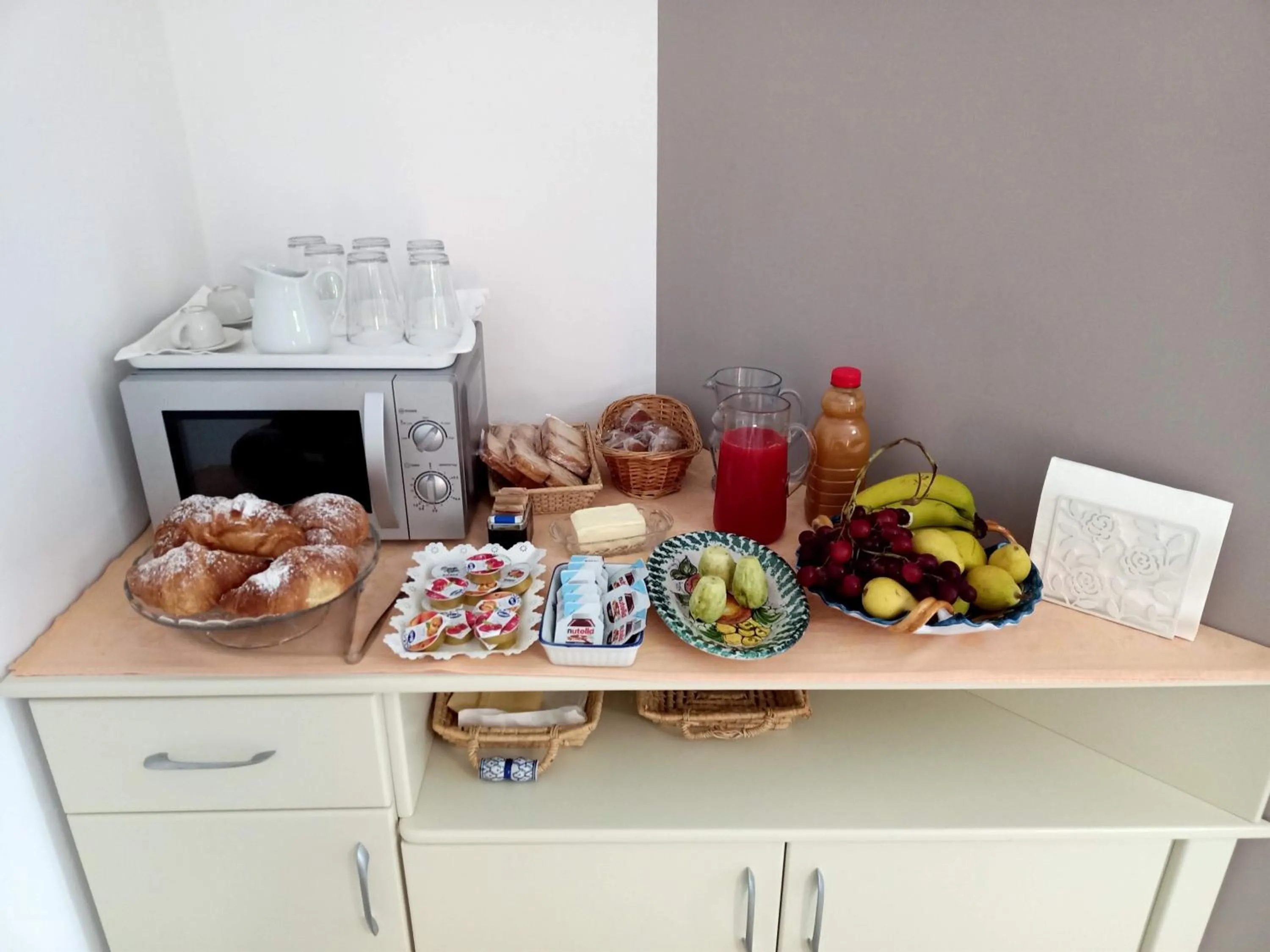 Coffee/tea facilities in B&B Villa Sara Falconara