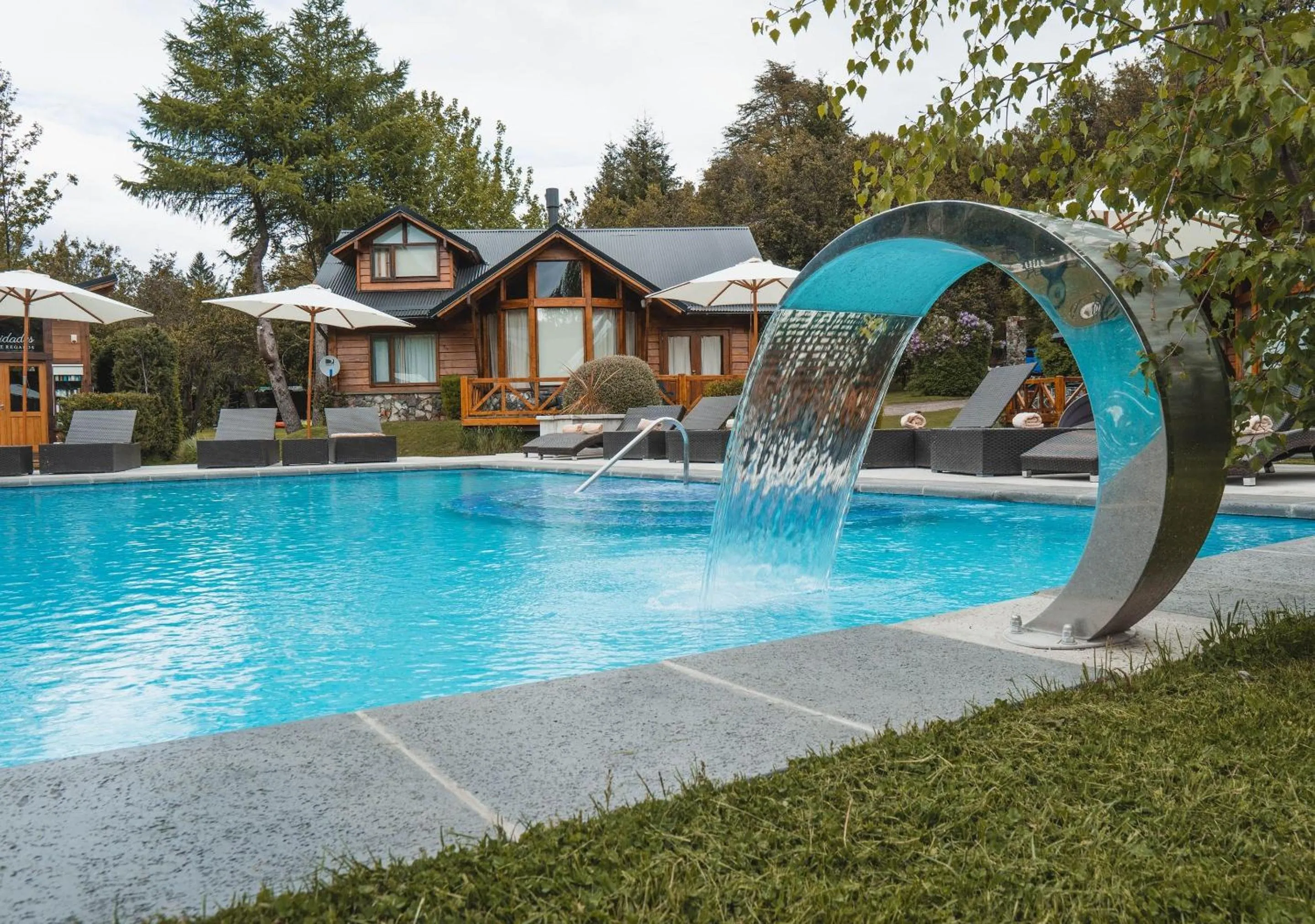 Swimming pool in Guardianes Del Bayo