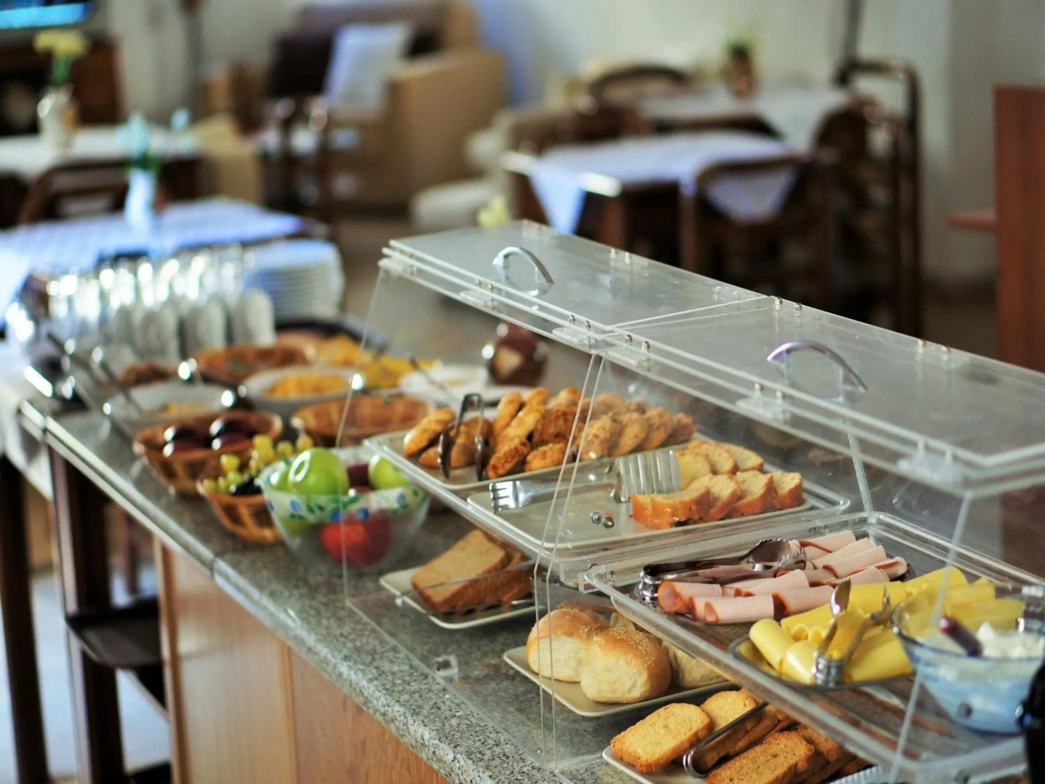 Food and drinks in Anthemis Hotel