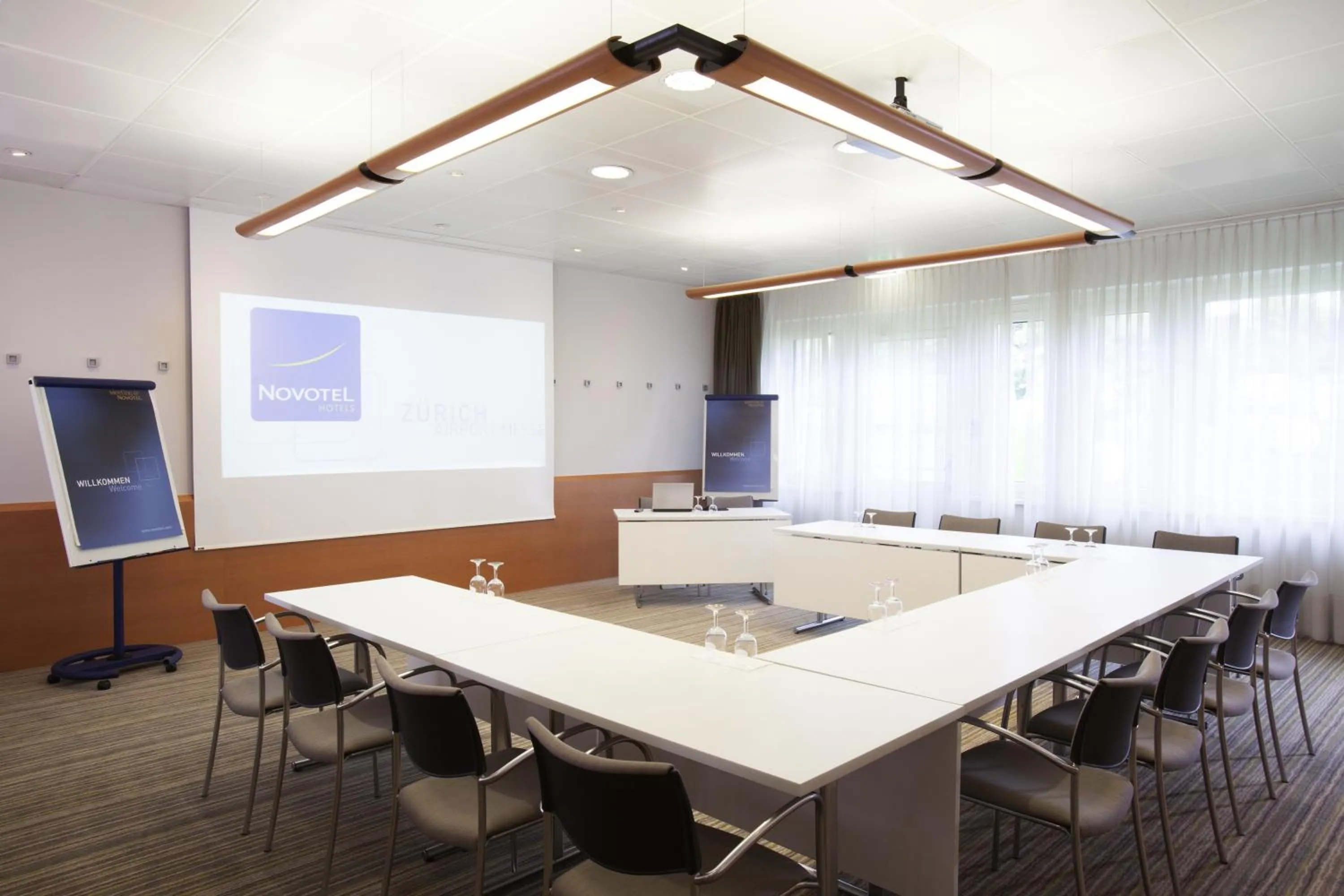 Banquet/Function facilities in Novotel Zürich Airport Messe - newly renovated