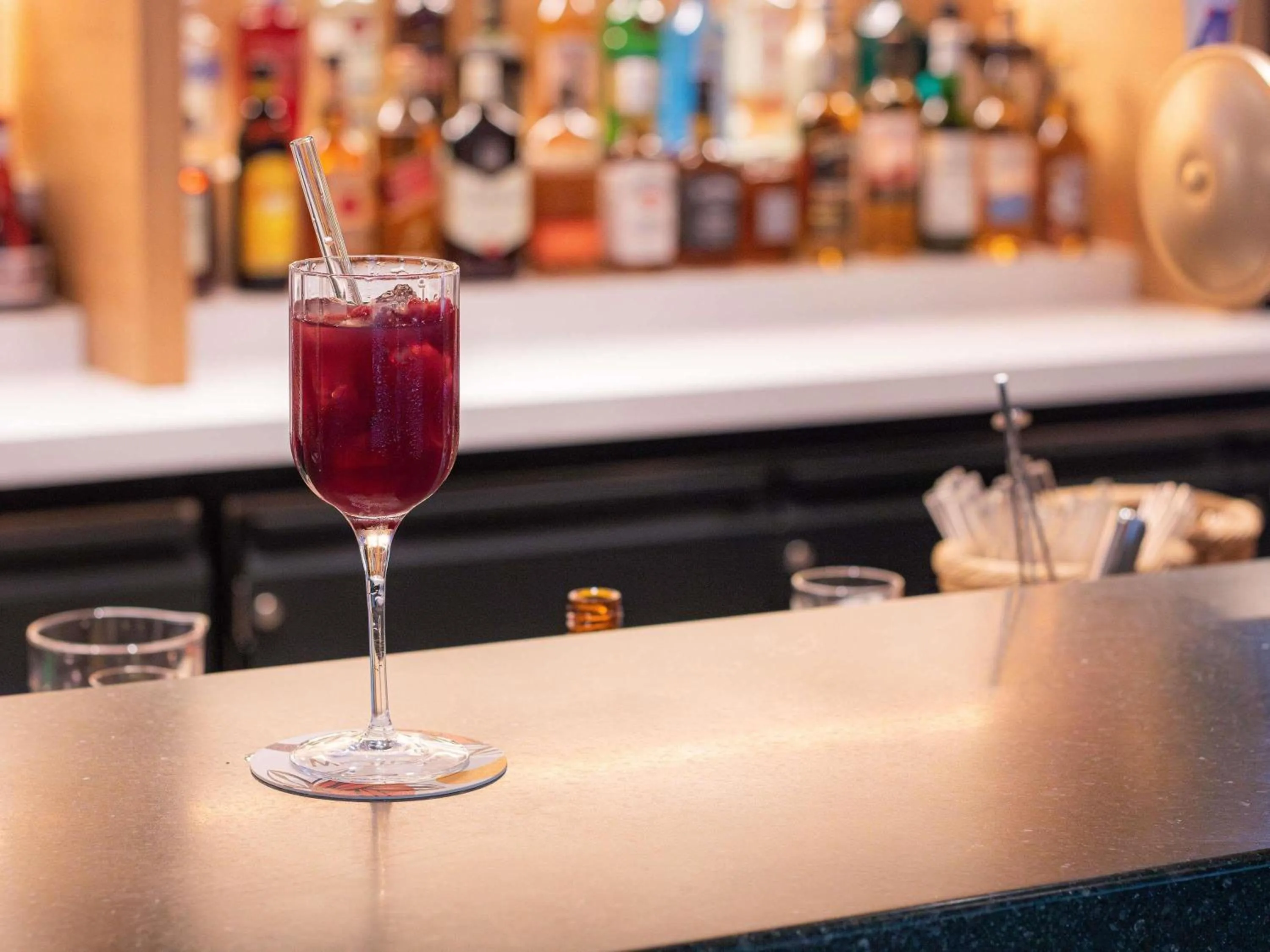 Lounge or bar in Novotel Zürich Airport Messe - newly renovated