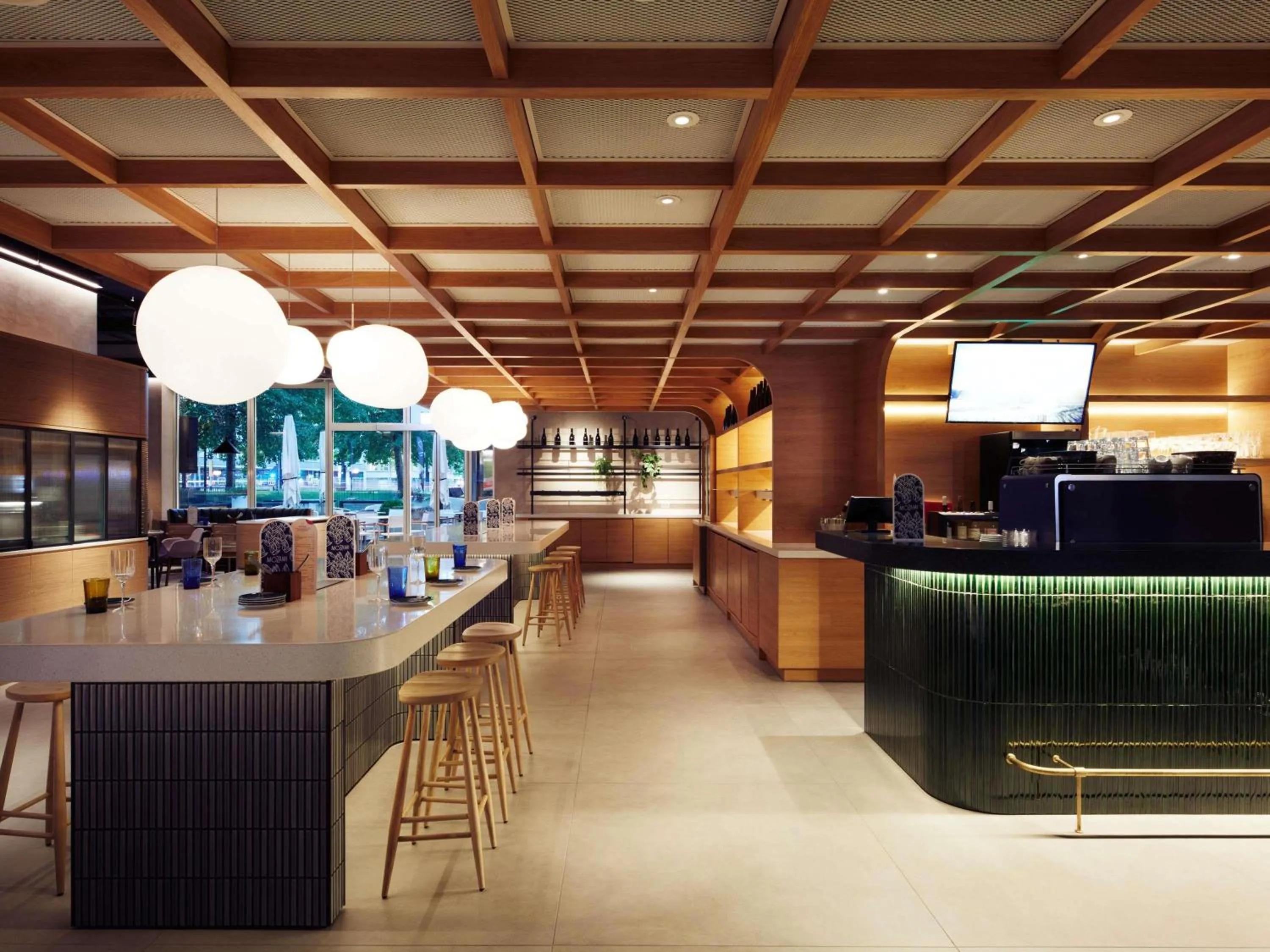 Lounge or bar in Novotel Zürich Airport Messe - newly renovated