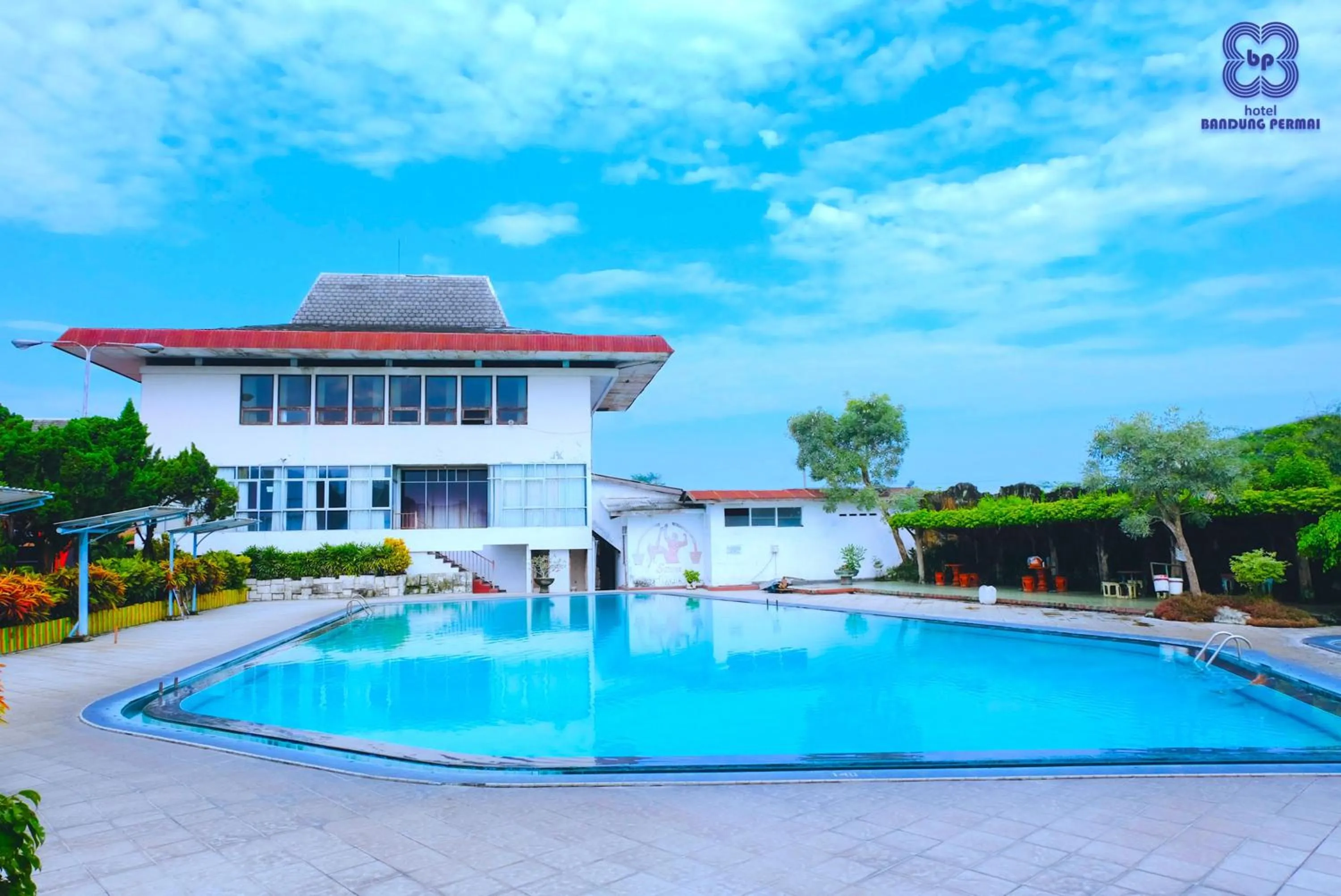 Swimming pool in Bandung Permai Hotel Jember
