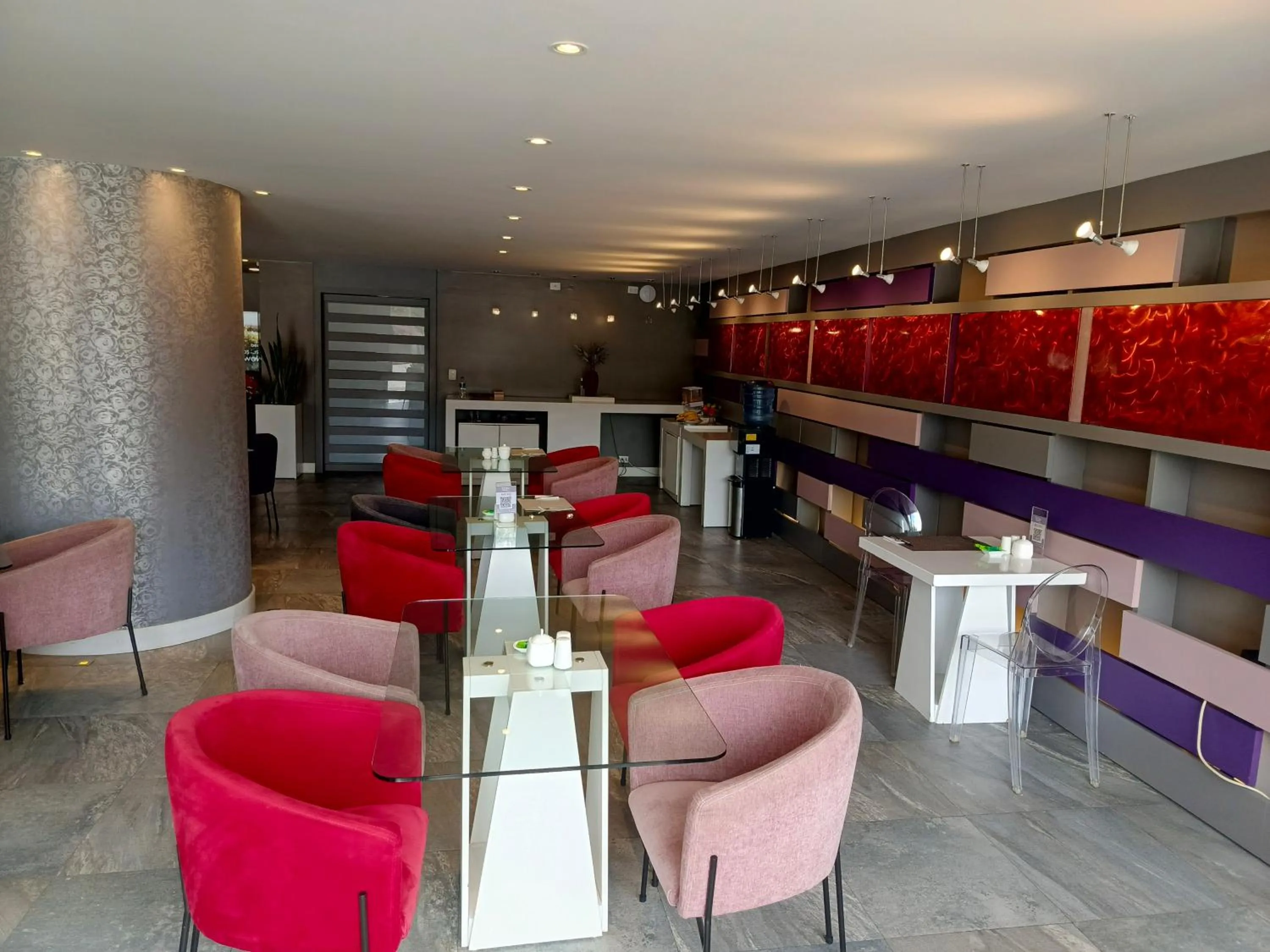 Restaurant/places to eat in Rioné Hotel Boutique