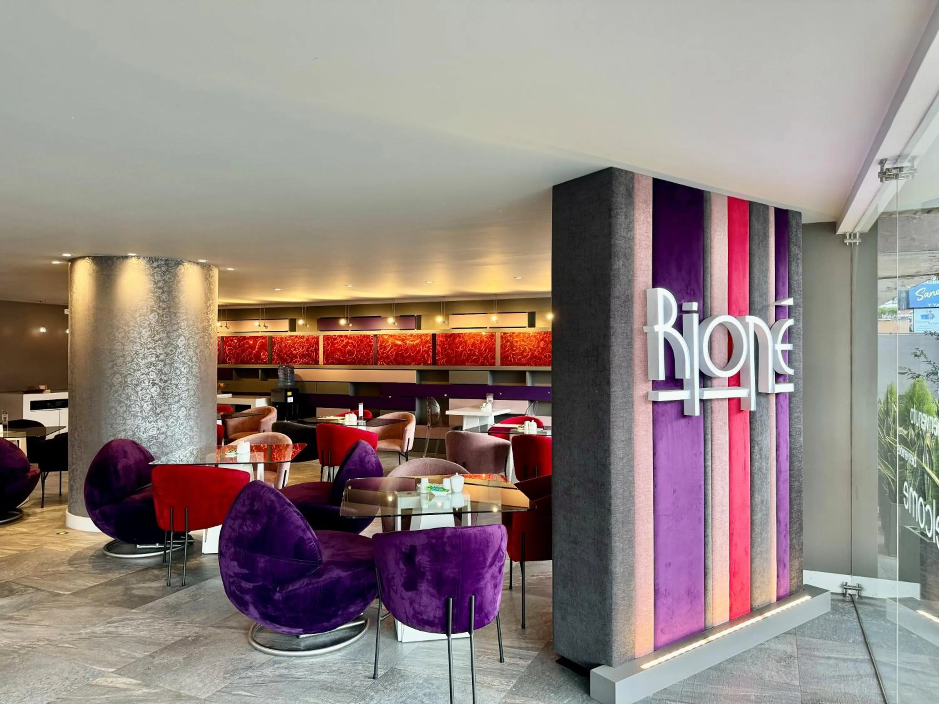 Restaurant/places to eat in Rioné Hotel Boutique