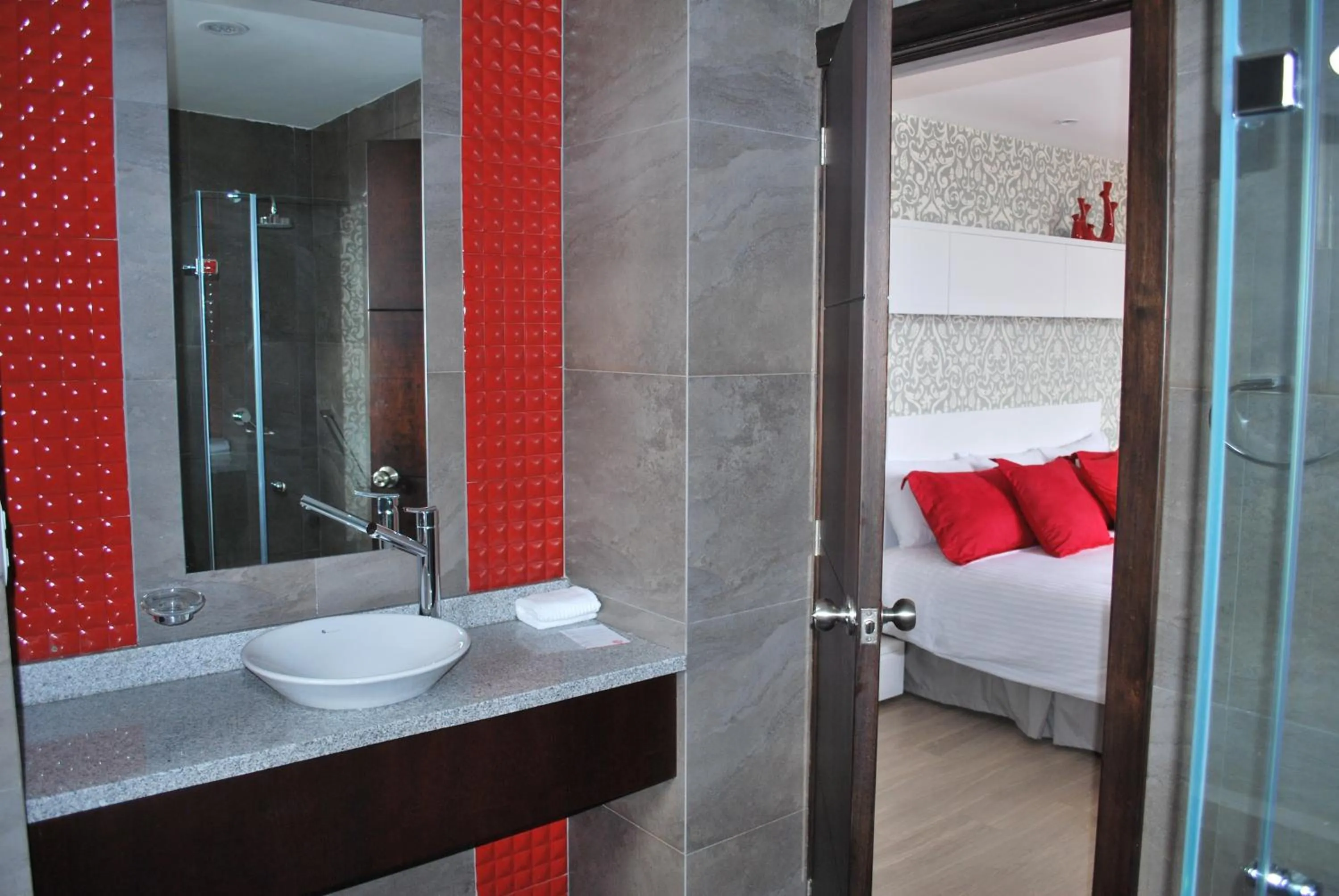 Bathroom, Bed in Rioné Hotel Boutique