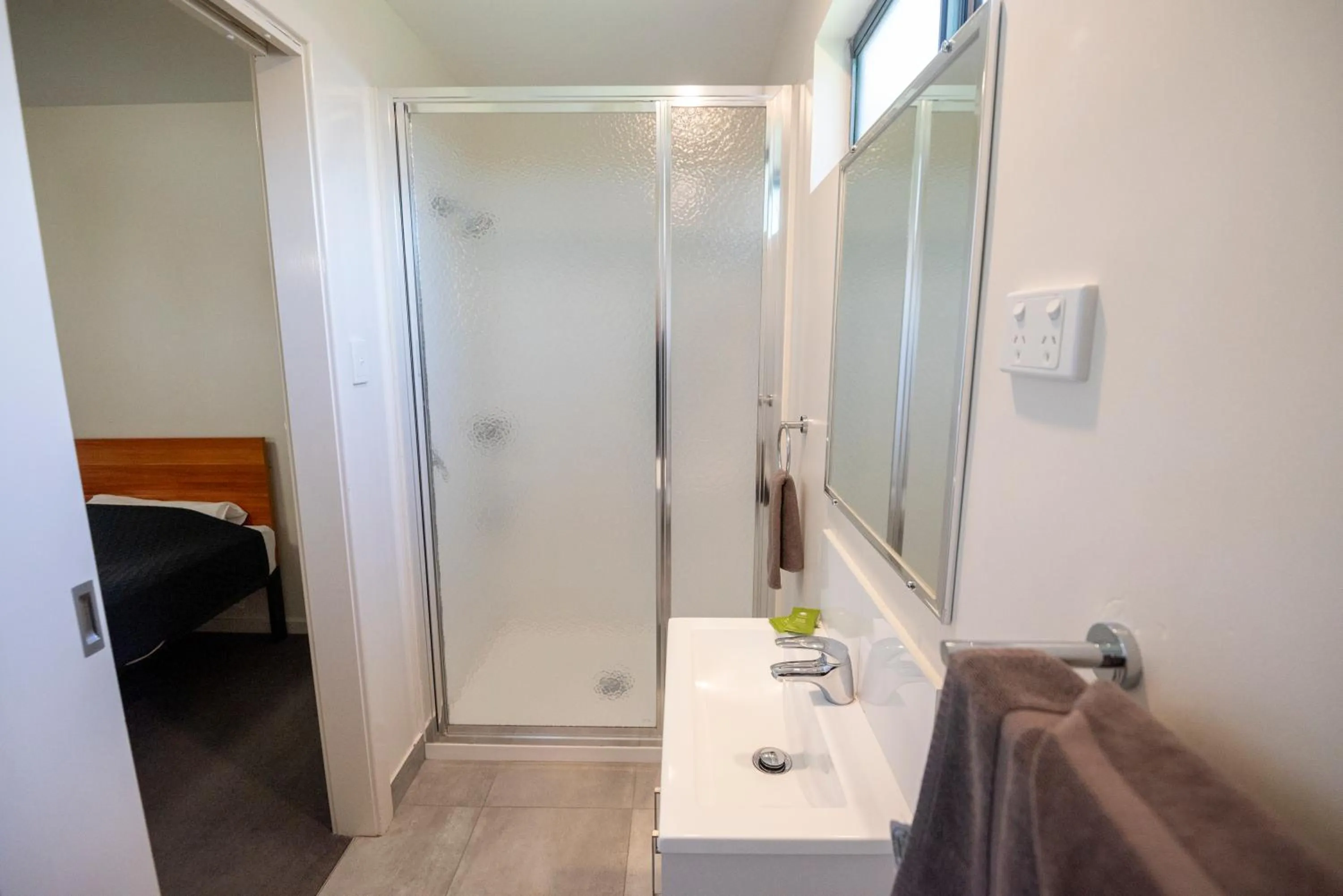 Shower, Bed in Margaret River Tourist Park