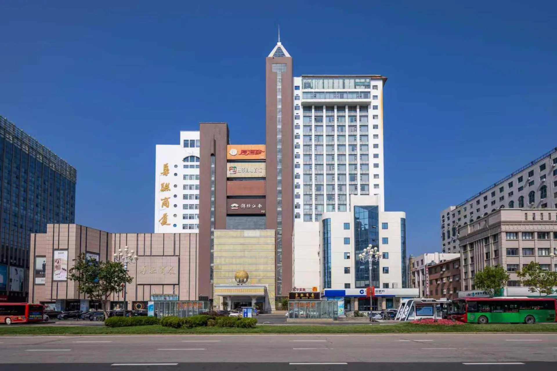 The Center Hotel Weihai