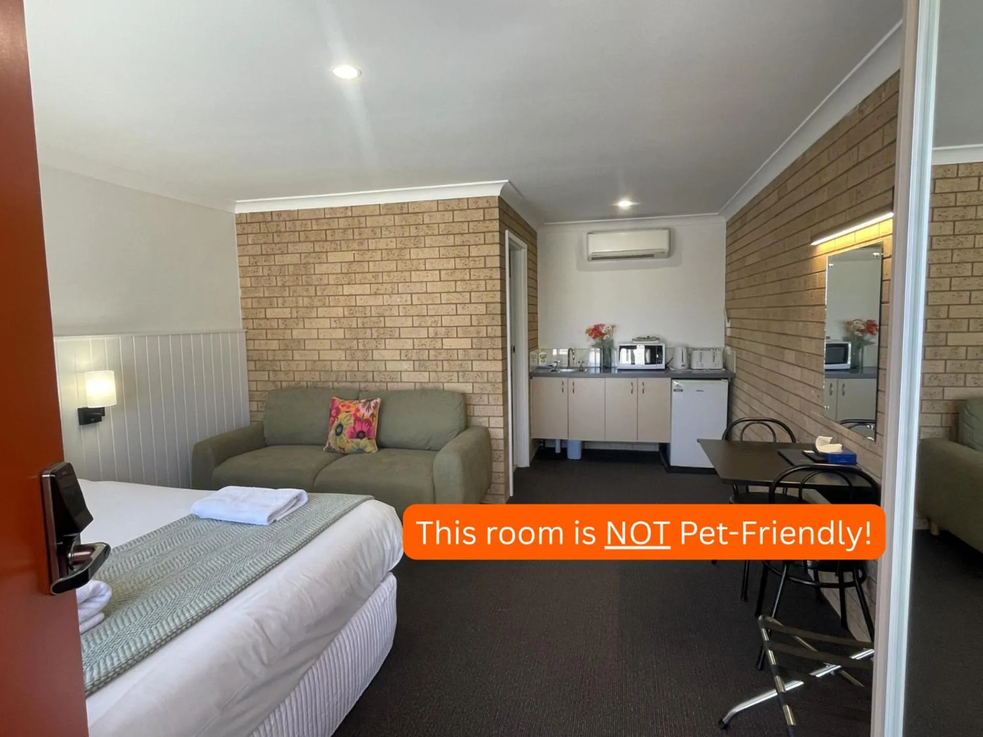 Bedroom, Bed in Albury Allawa Motor Inn