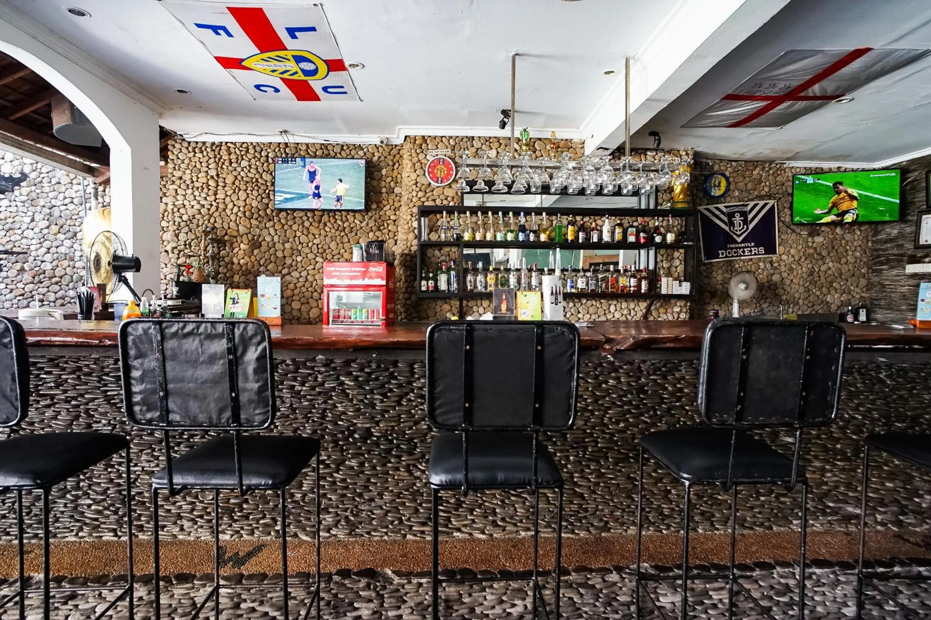 Restaurant/places to eat in Taman Ayu Legian Hotel