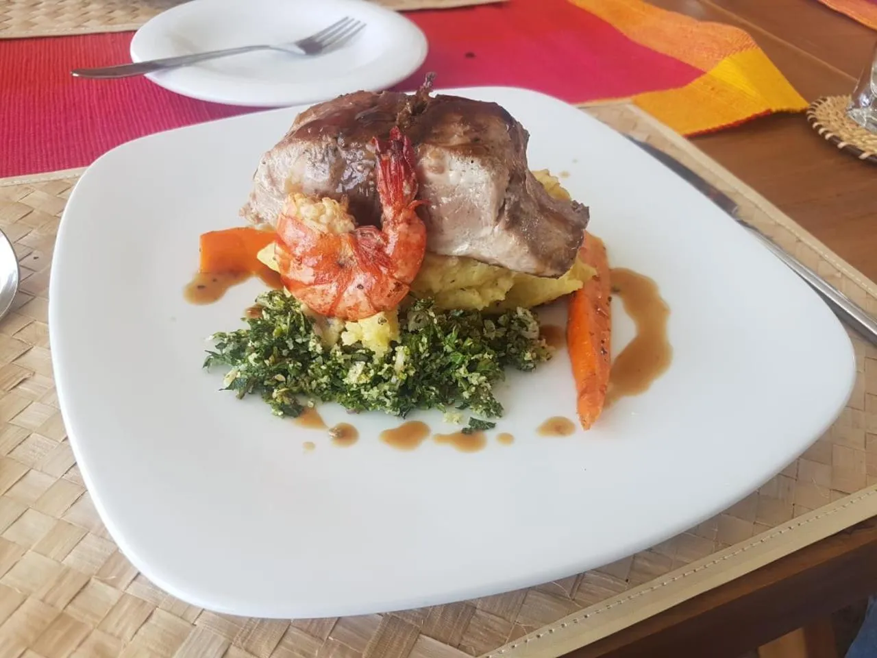 Restaurant/places to eat in Bungalow By The Beach