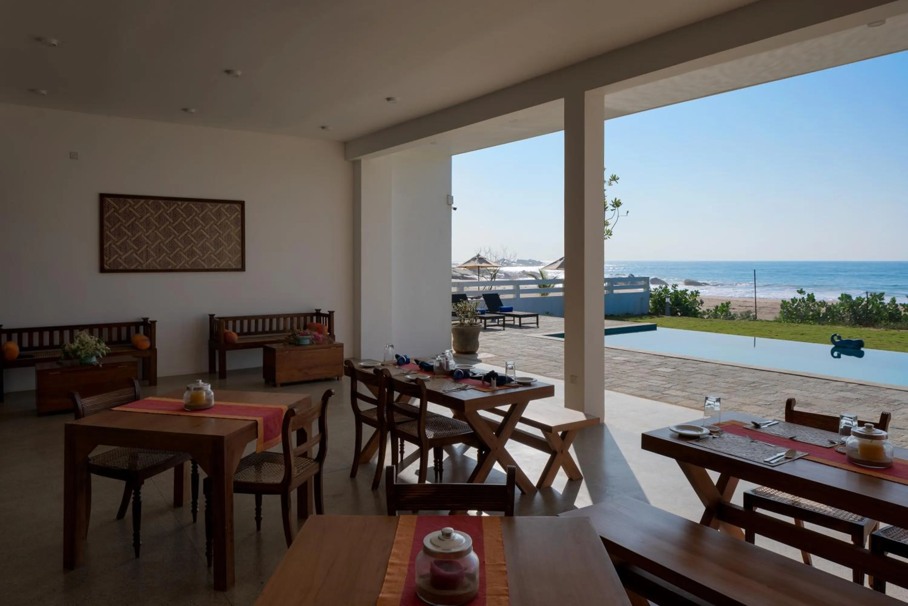 Restaurant/places to eat in Bungalow By The Beach