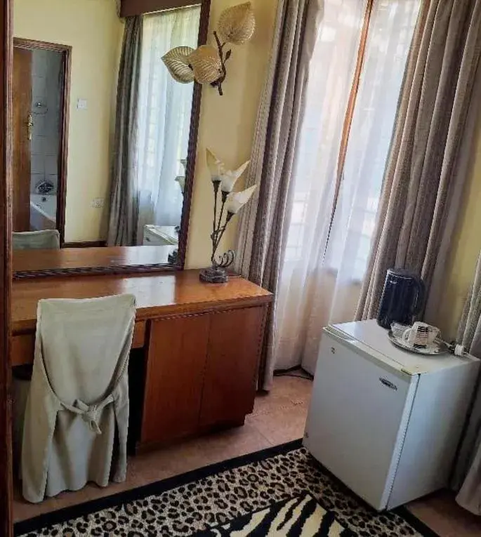 Queen Room with Garden View - single occupancy in Copperbelt Executive Accommodation Ndola, Zambia Queen Room with Garden View - single occupancy in Copperbelt Executive Accommodation Ndola, Zambia