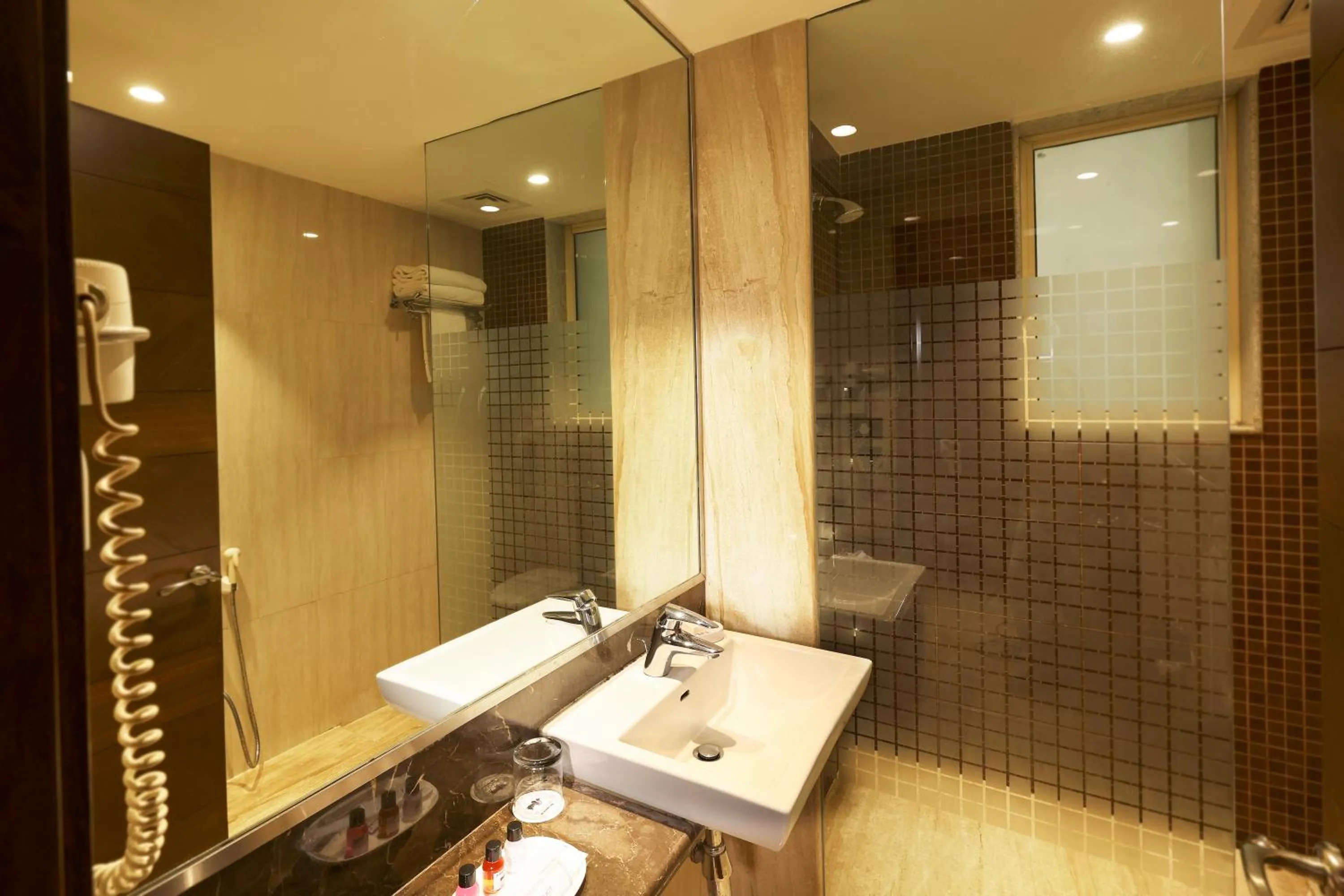 Bathroom in Indus Biznotel