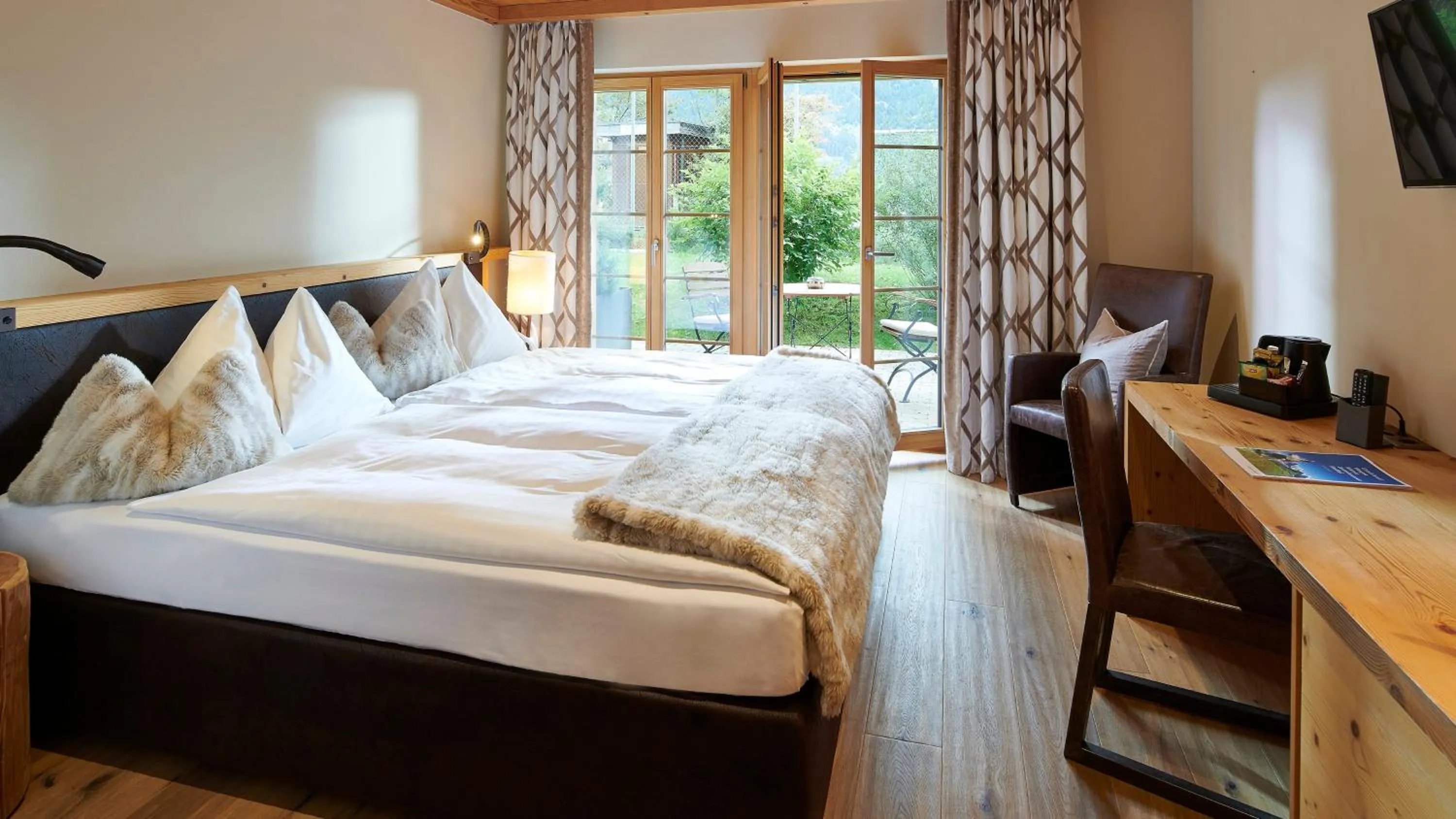 Bedroom, Bed in Aspen Alpine Lifestyle Hotel