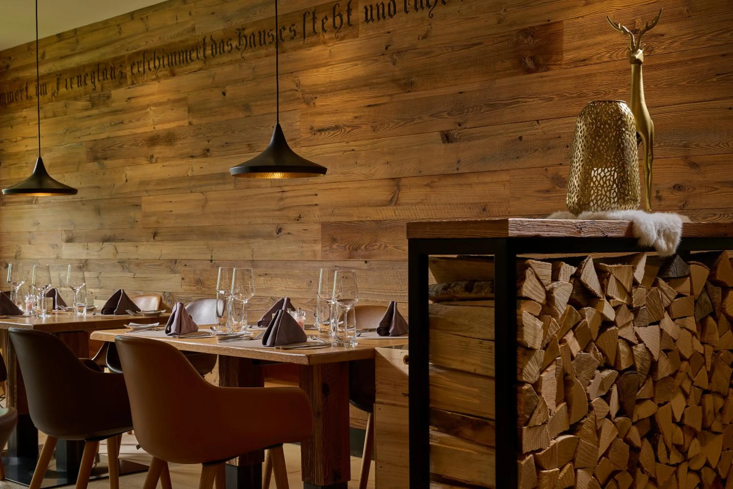 Restaurant/places to eat in Aspen Alpine Lifestyle Hotel