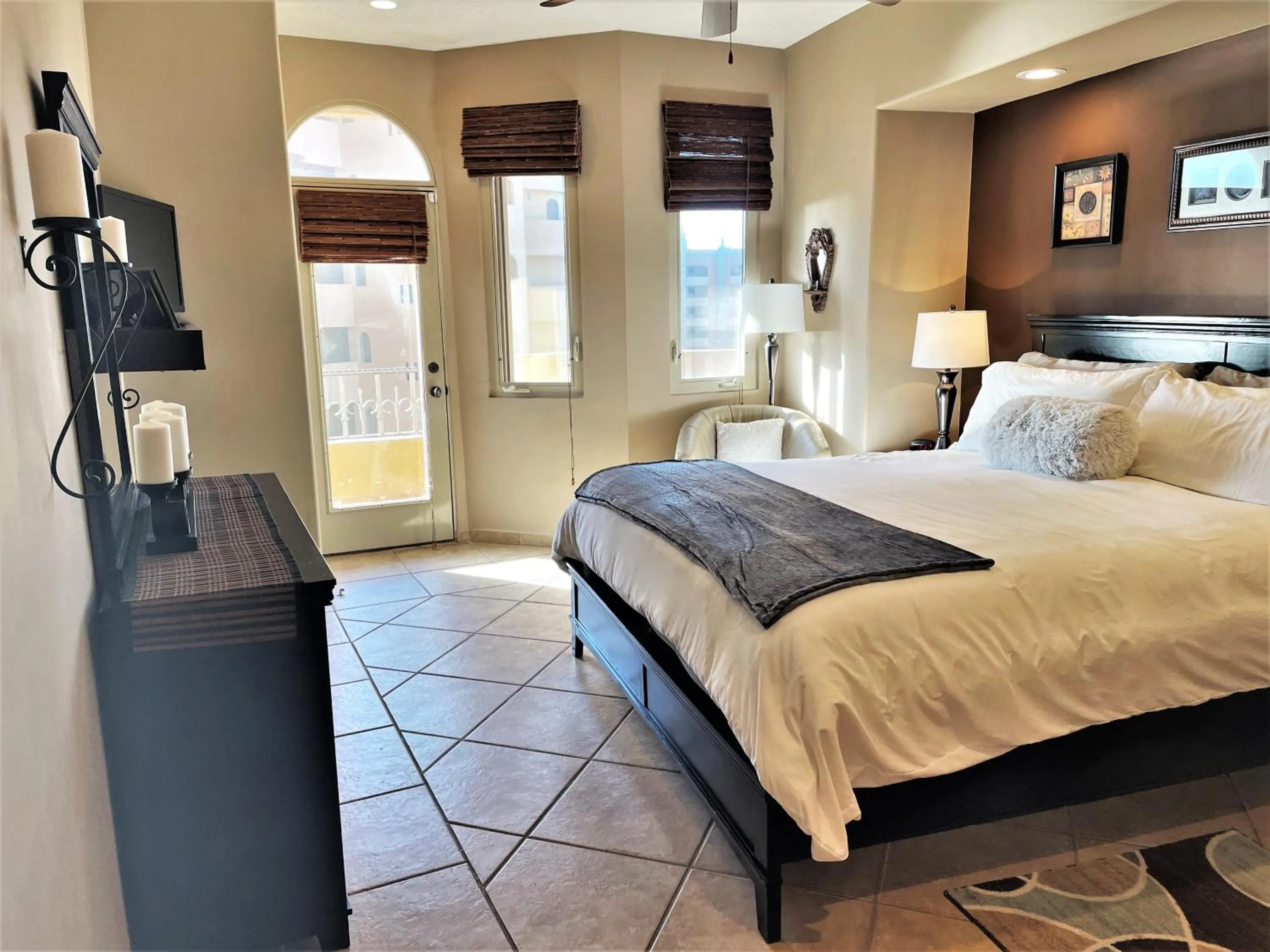 Bedroom, Bed in Bella Sirena 601-D