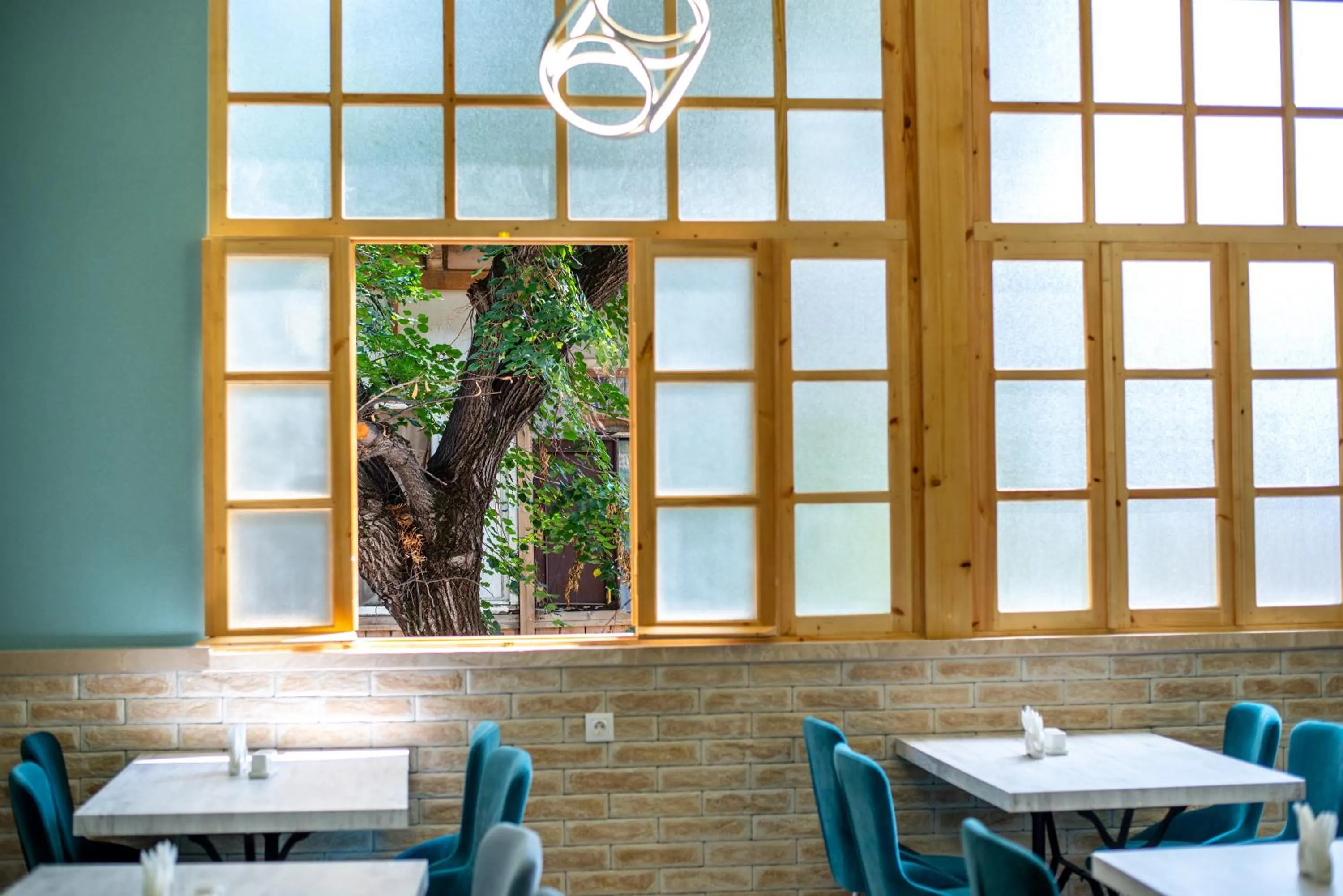 Restaurant/places to eat in Margi Boutique Hotel by DNT Group