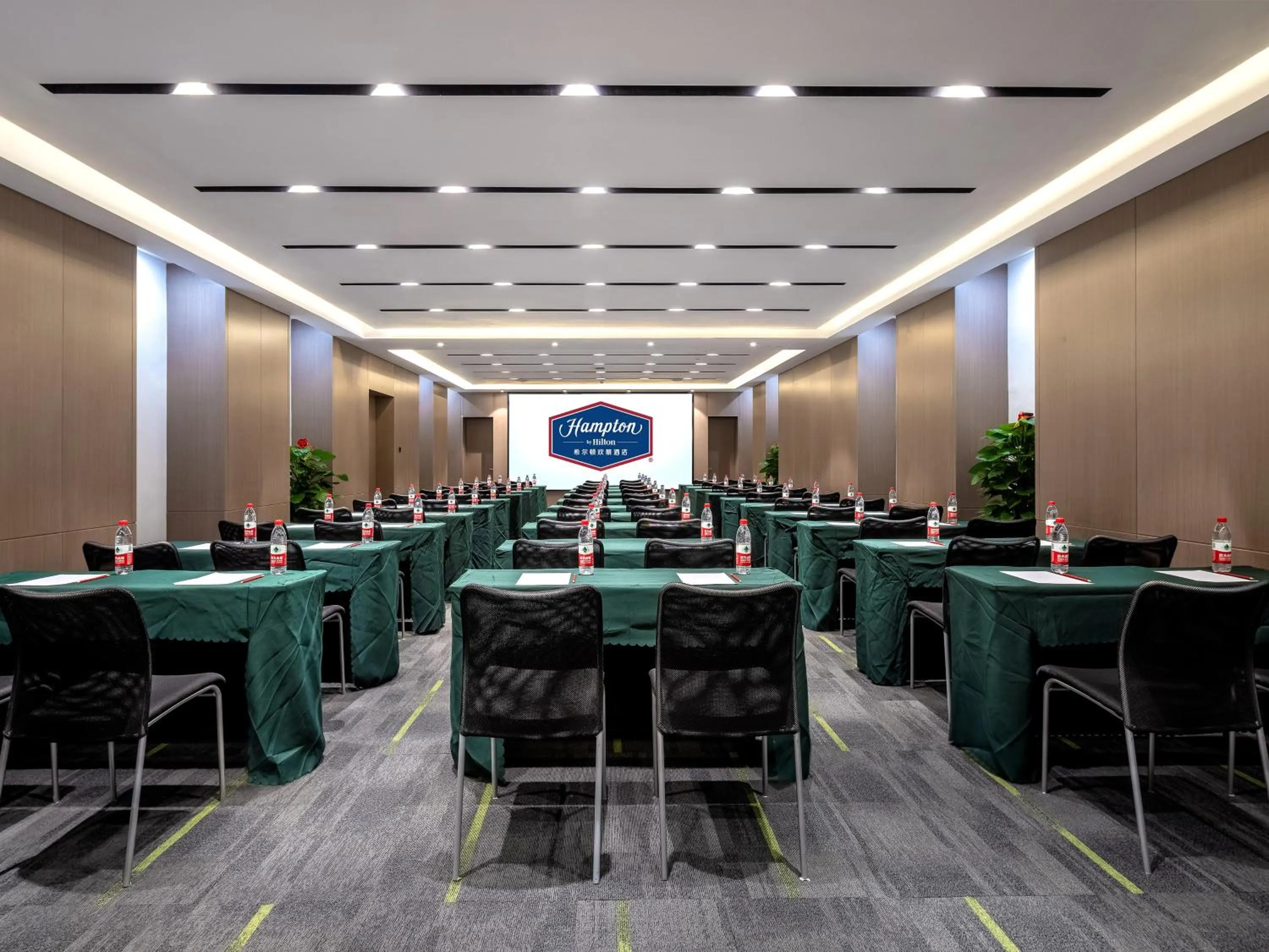 Meeting/conference room in Hampton by Hilton Nanning Wuxiang