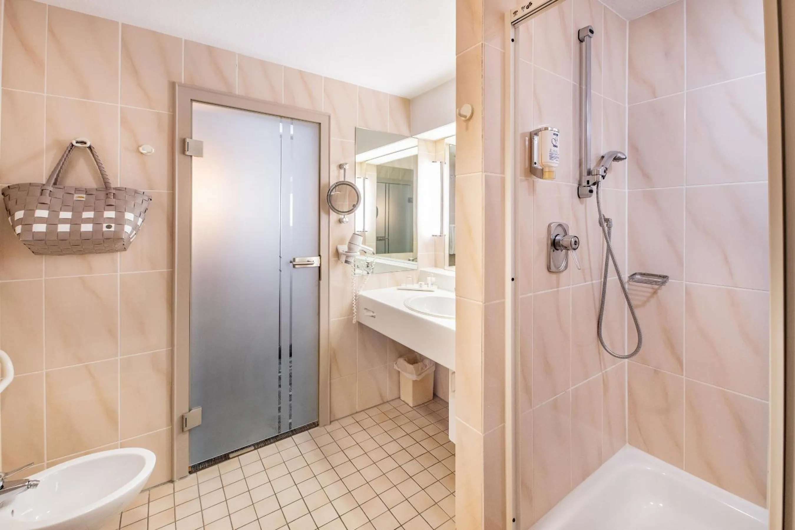 Bathroom in Göbels Hotel Rodenberg