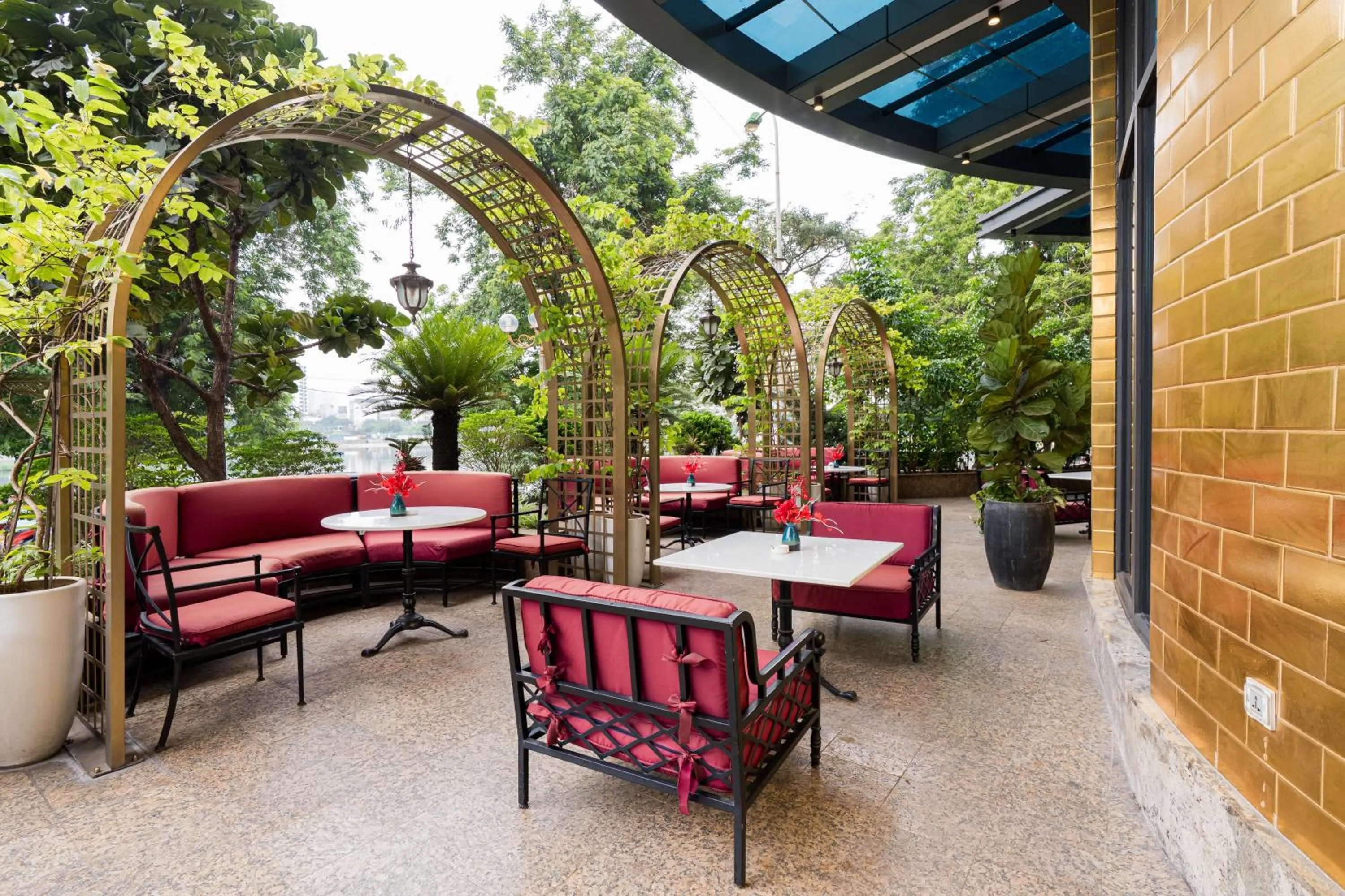 Restaurant/places to eat in Dolce by Wyndham Hanoi Golden Lake